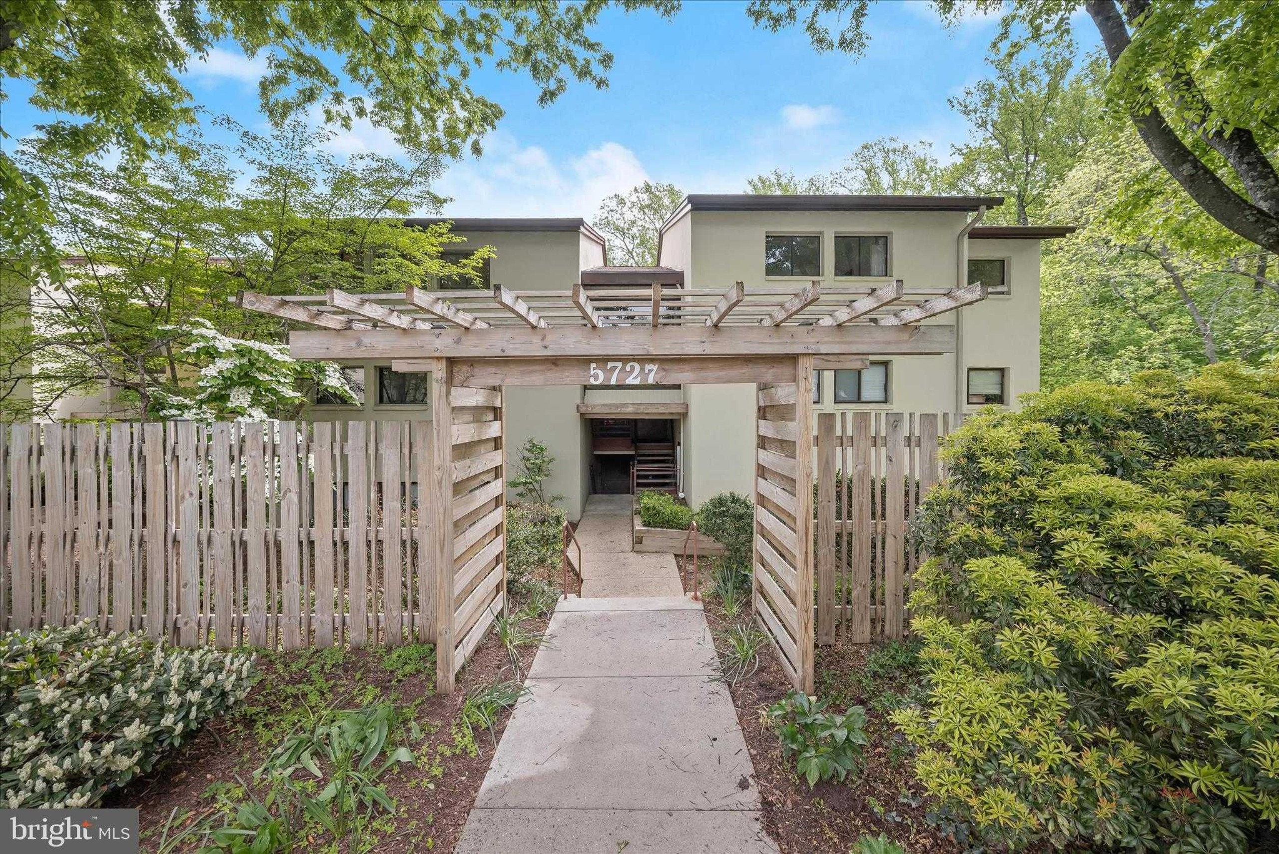 5727 Harpers Farm Rd Unit E, Columbia