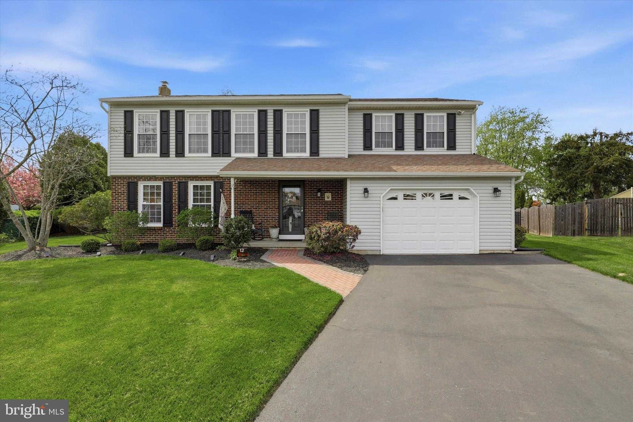 12 Sterling Dr, Horsham