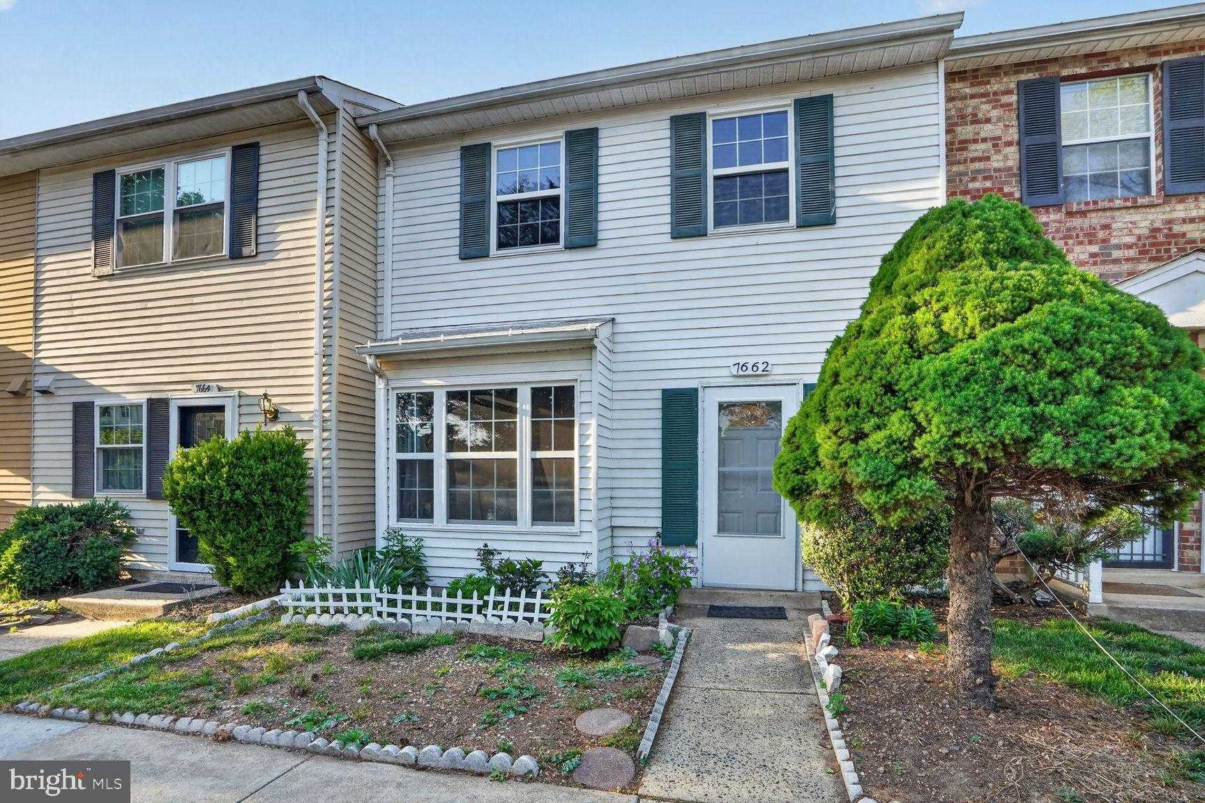 7662 Lee Landing Dr, Falls Church