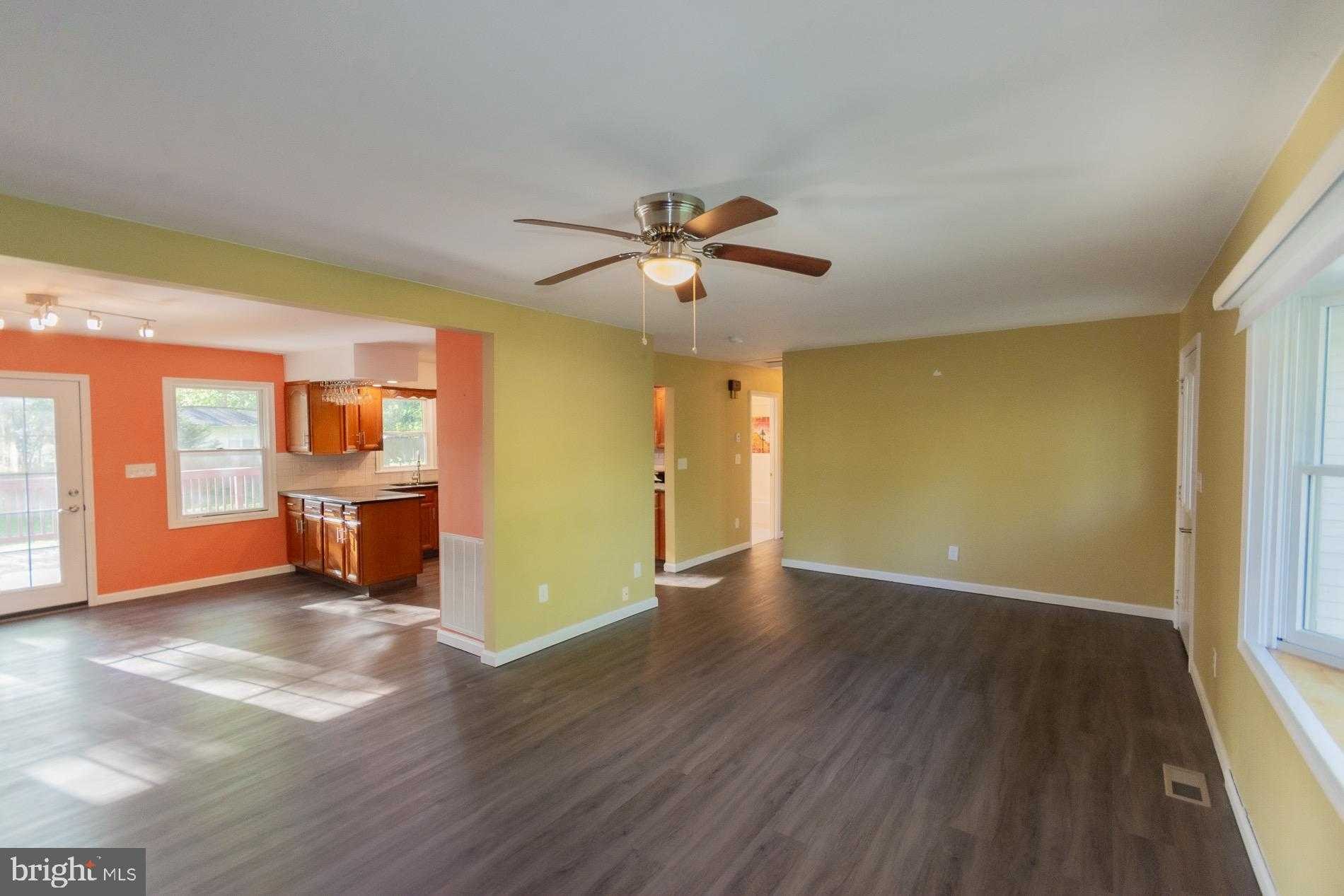 98 Woodcock Ave photo 6