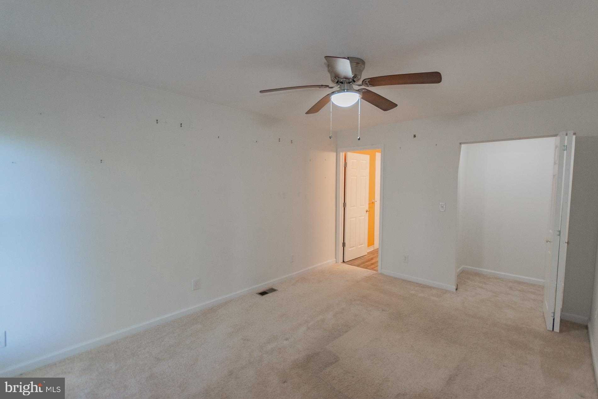 98 Woodcock Ave photo 8