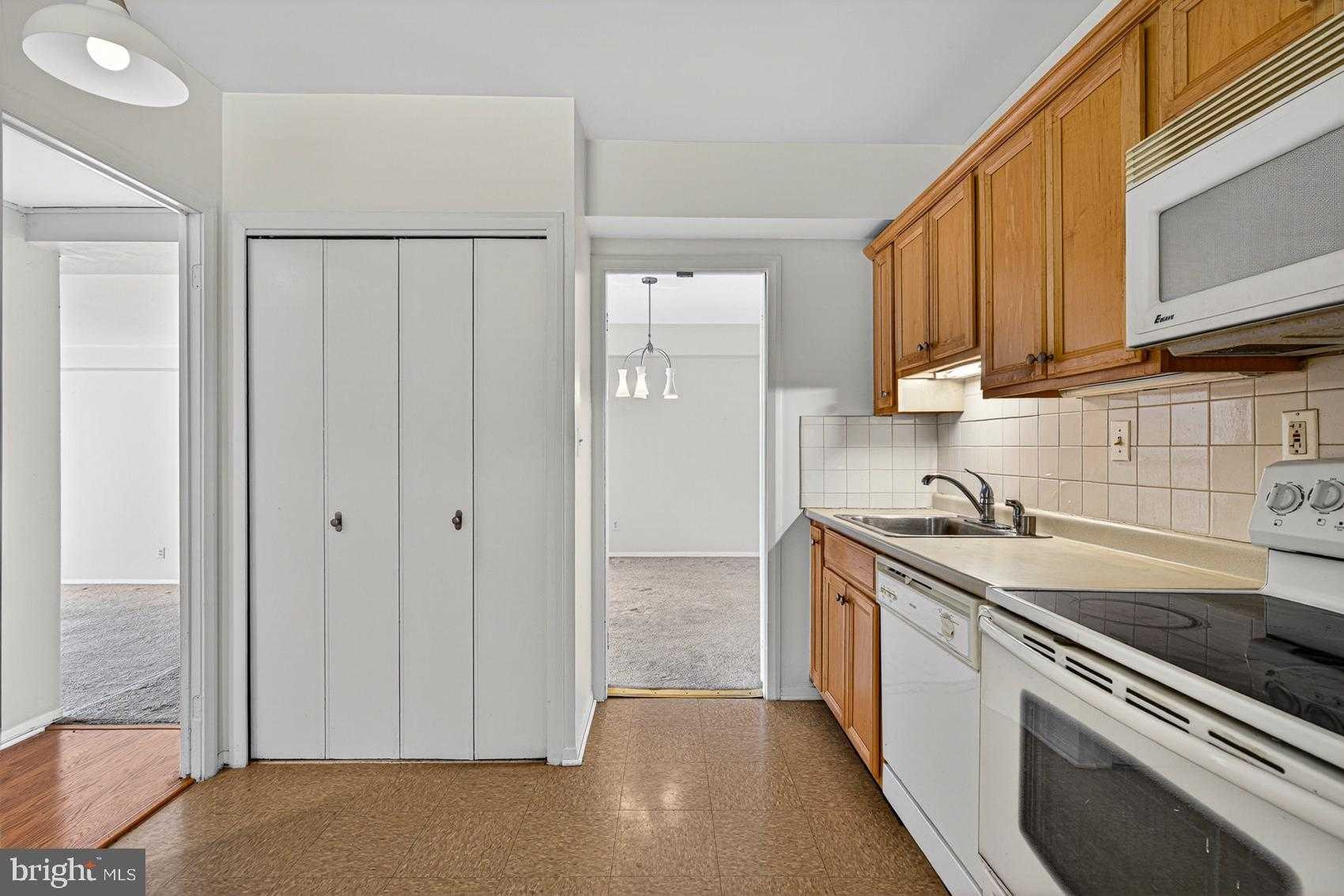 3601 Clarks Ln Apt 418 photo 12