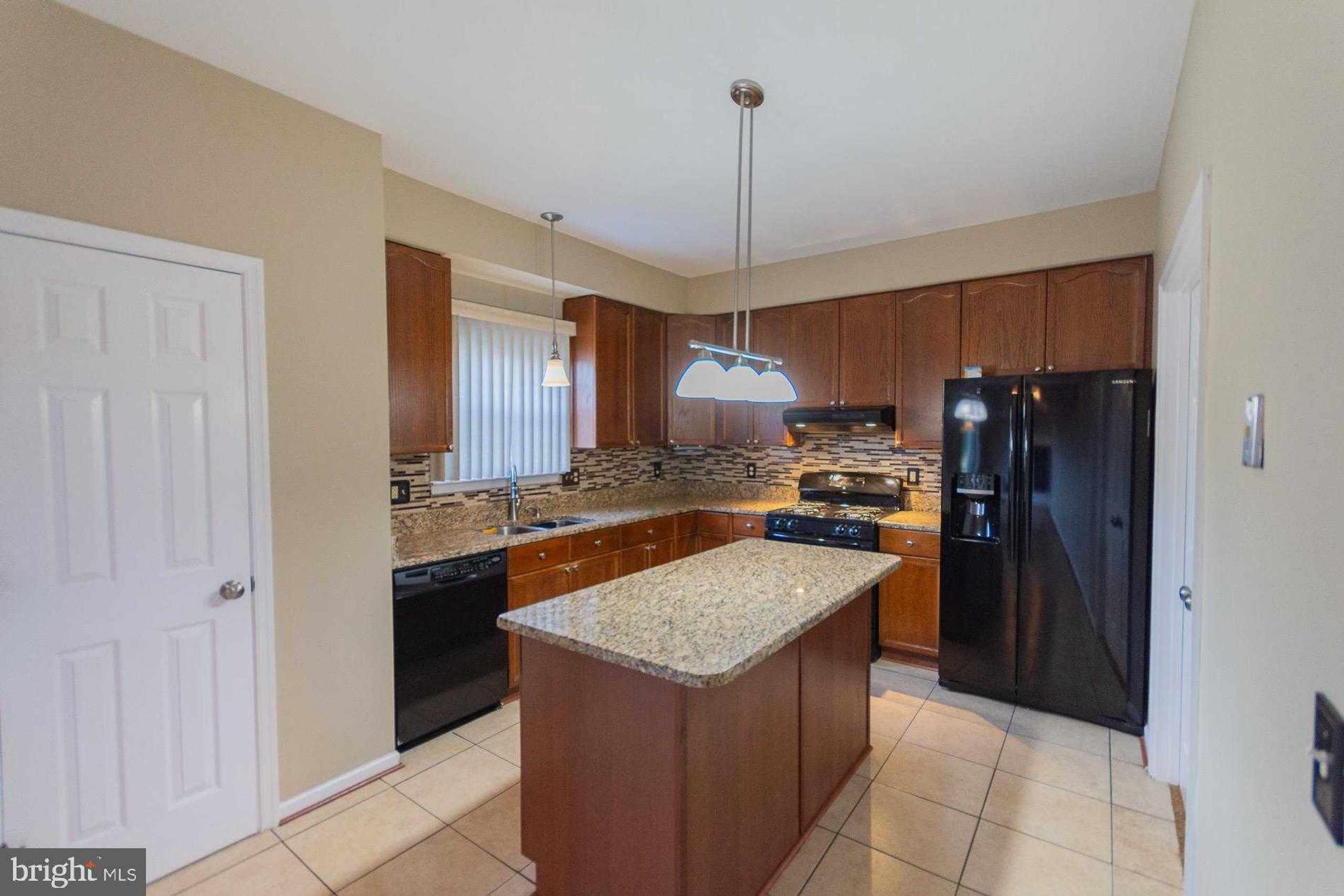 103 Lacosta Blvd photo 18