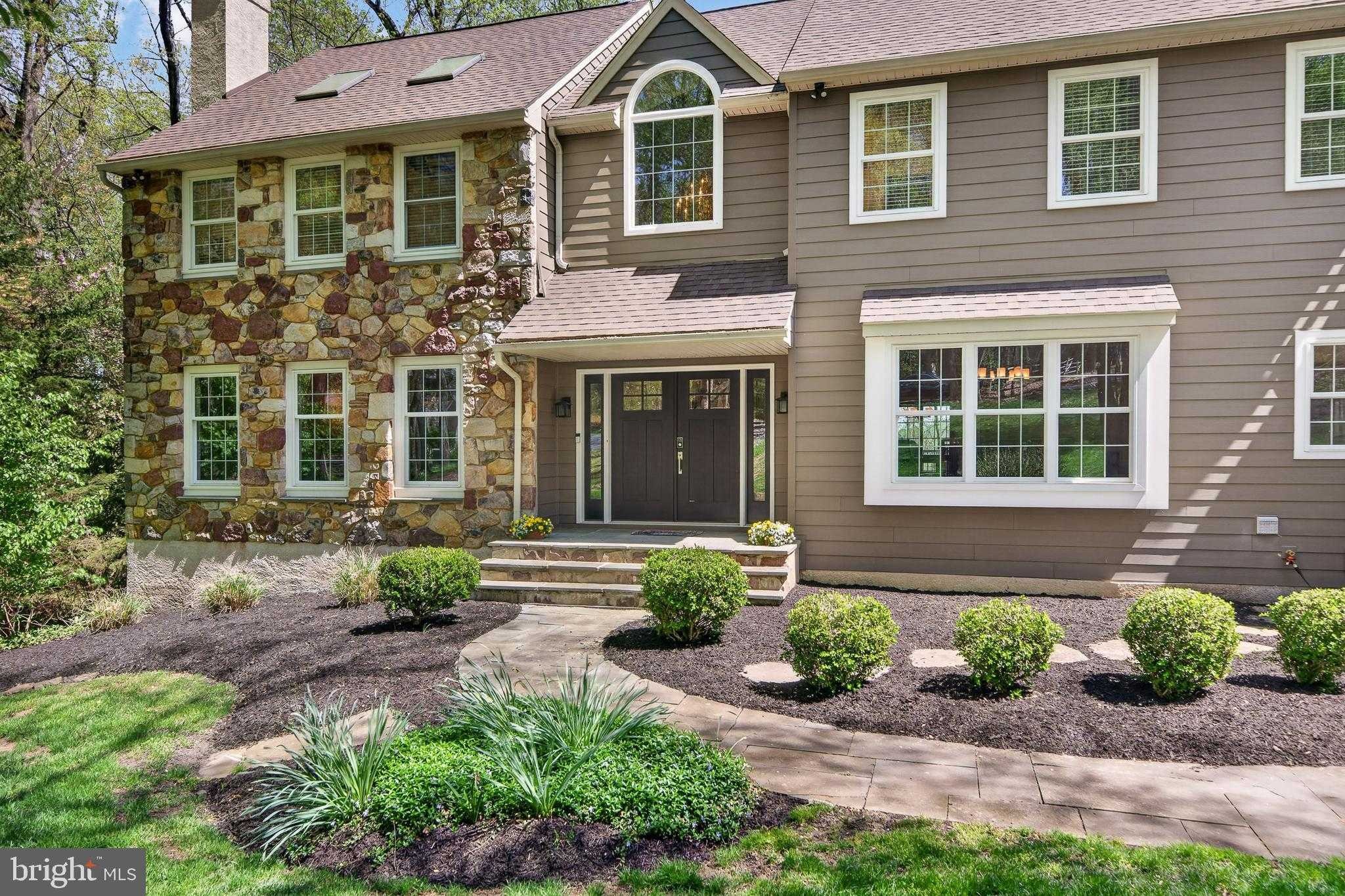1207 Tullamore Cir photo 2
