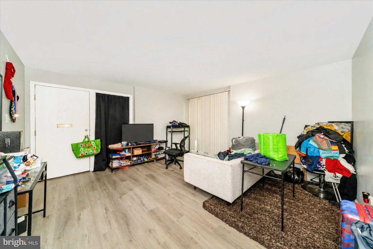 7109 Donnell Pl photo 2