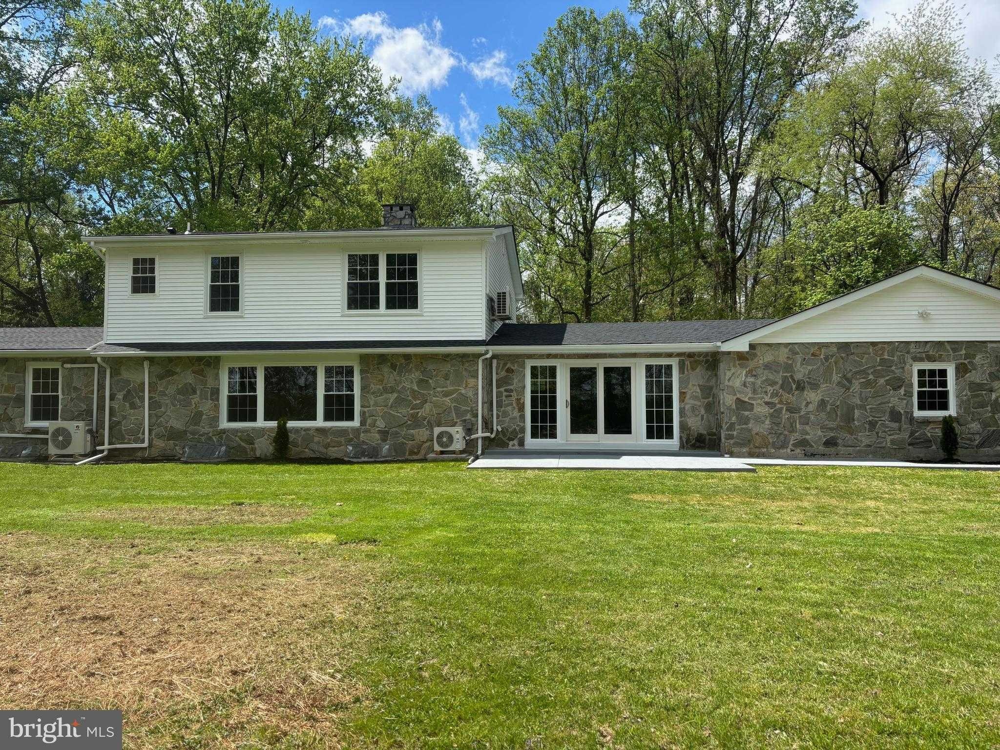 503 Whitman Ln