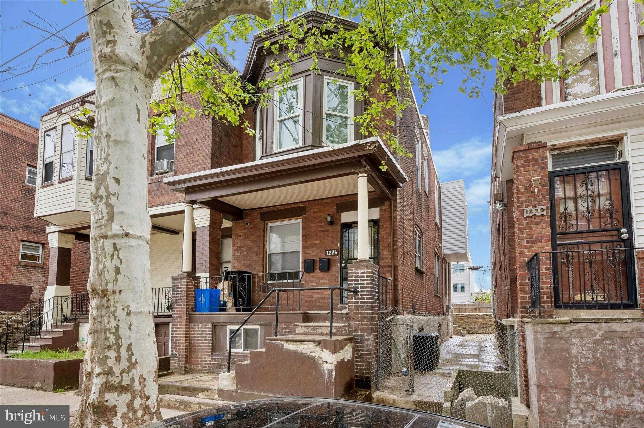 1226 W Westmoreland St photo 3