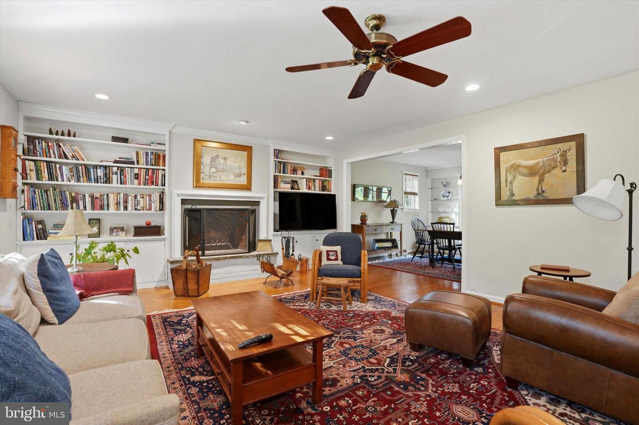 8643 Montgomery Ave photo 6