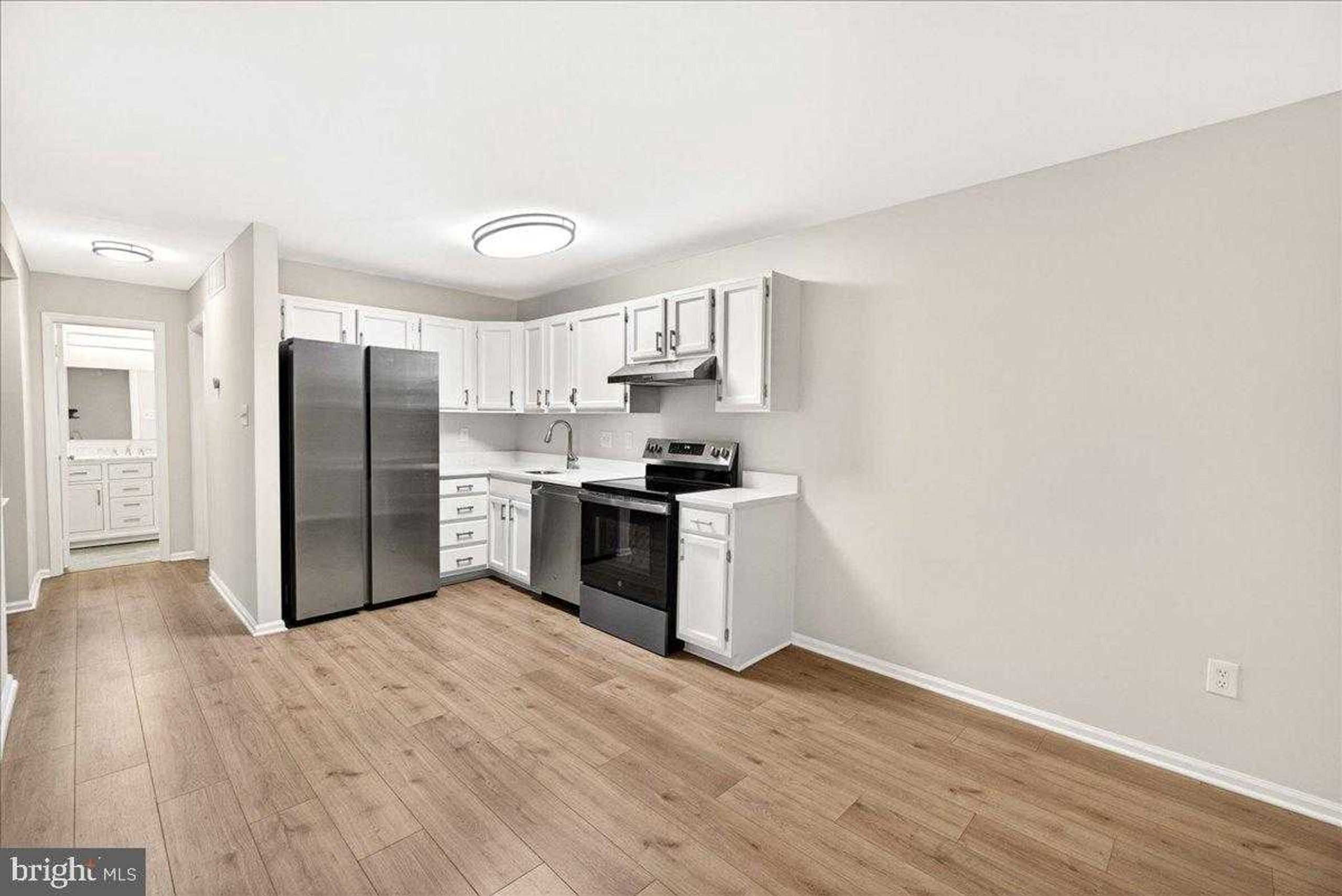 5700 Brewer House Cir photo 10
