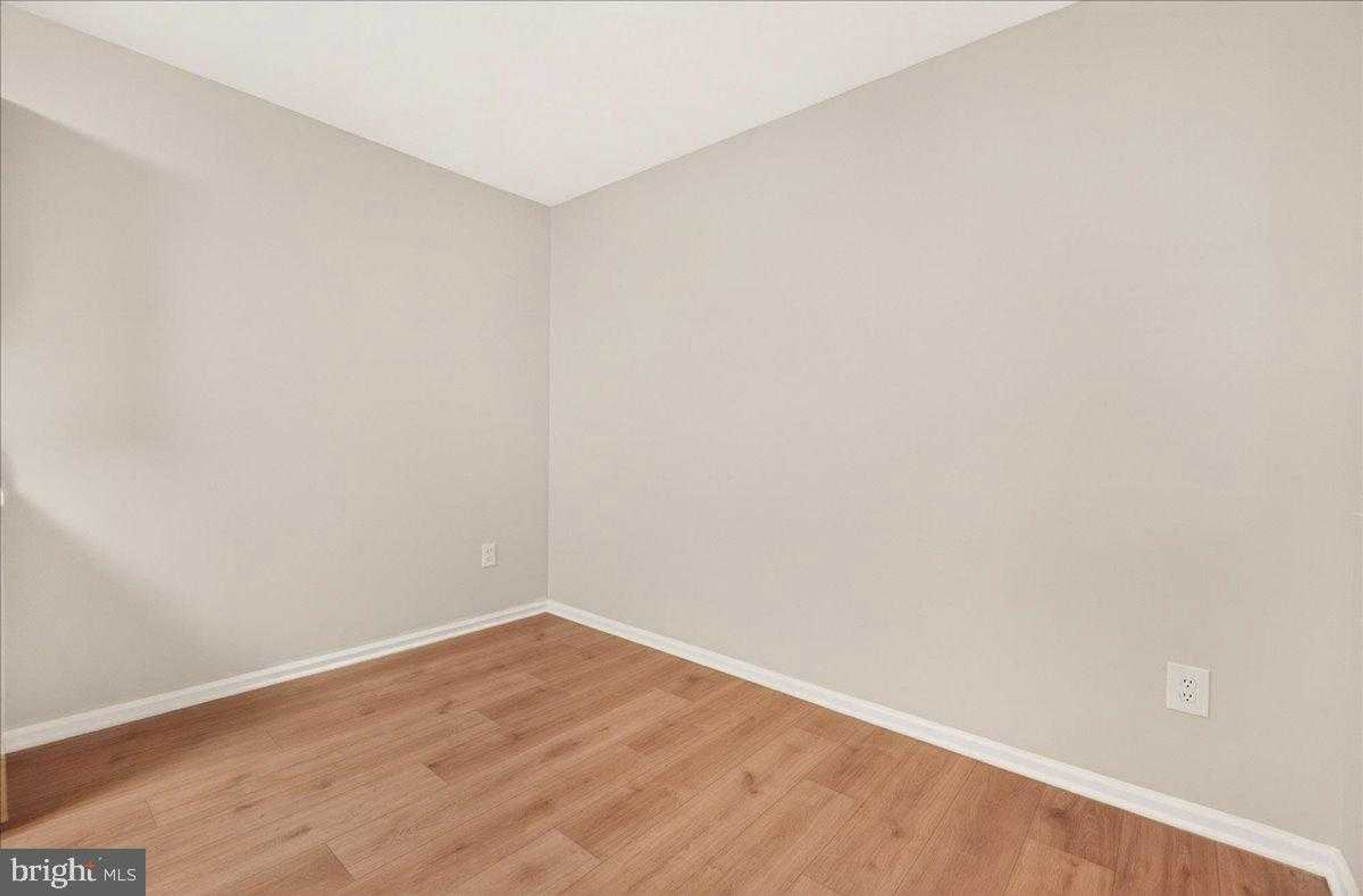 5700 Brewer House Cir photo 11