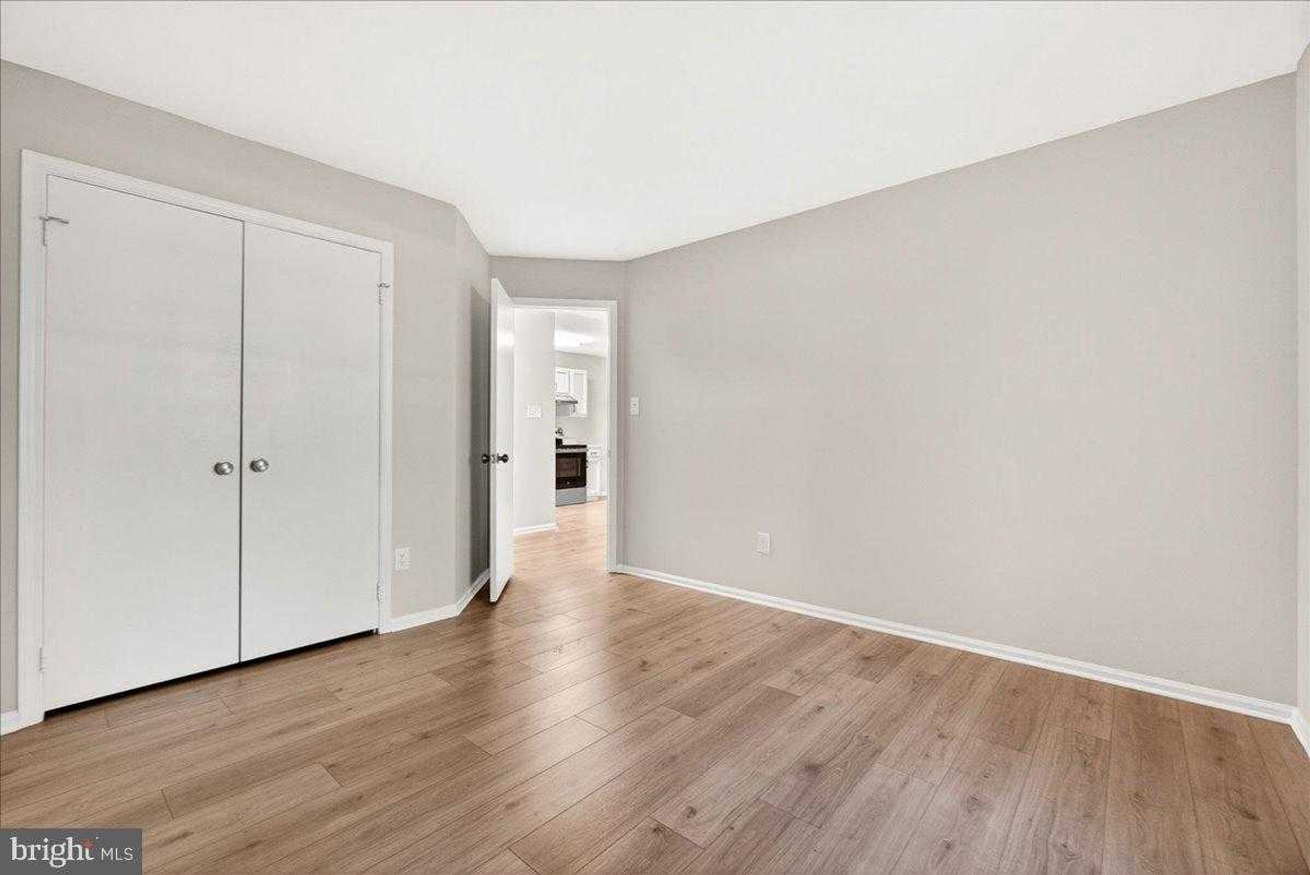 5700 Brewer House Cir photo 14