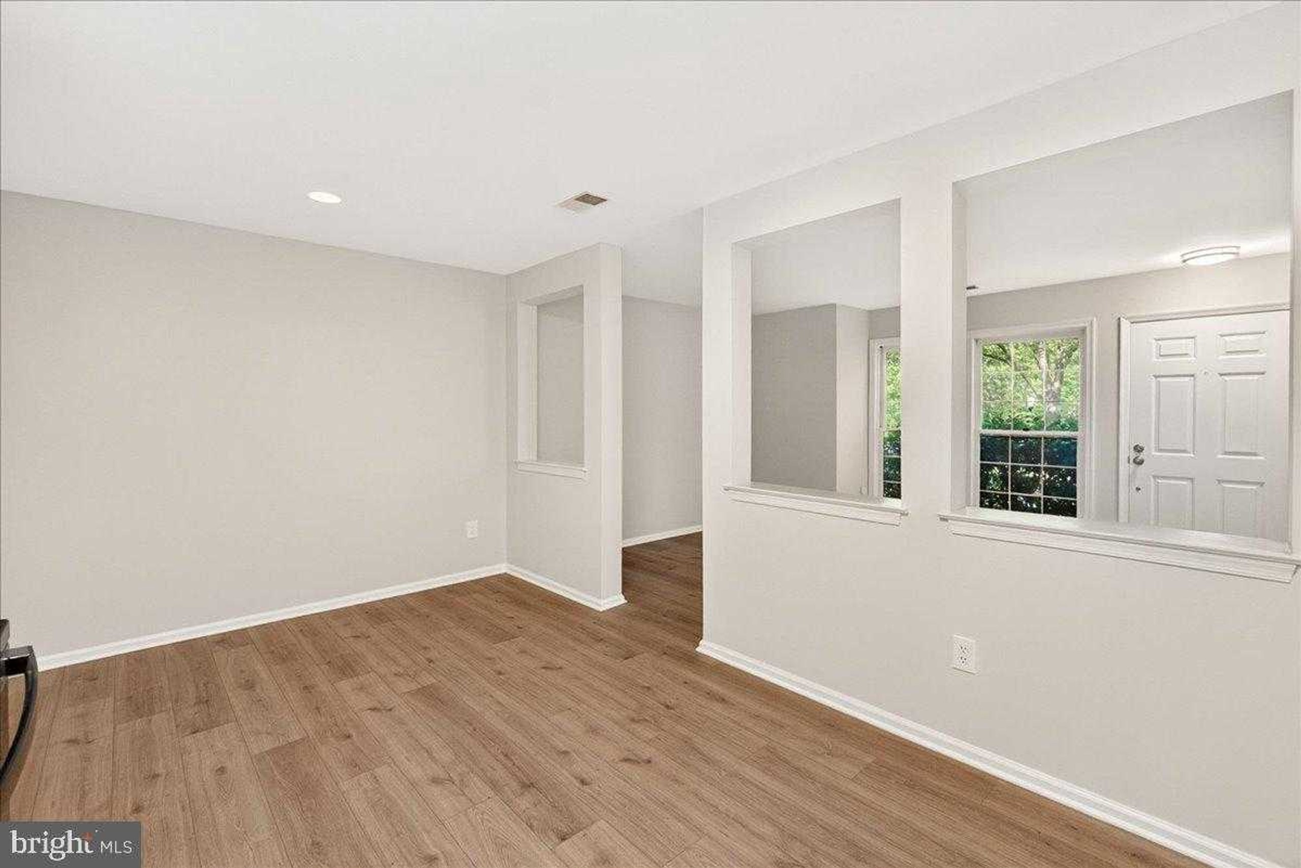 5700 Brewer House Cir photo 9