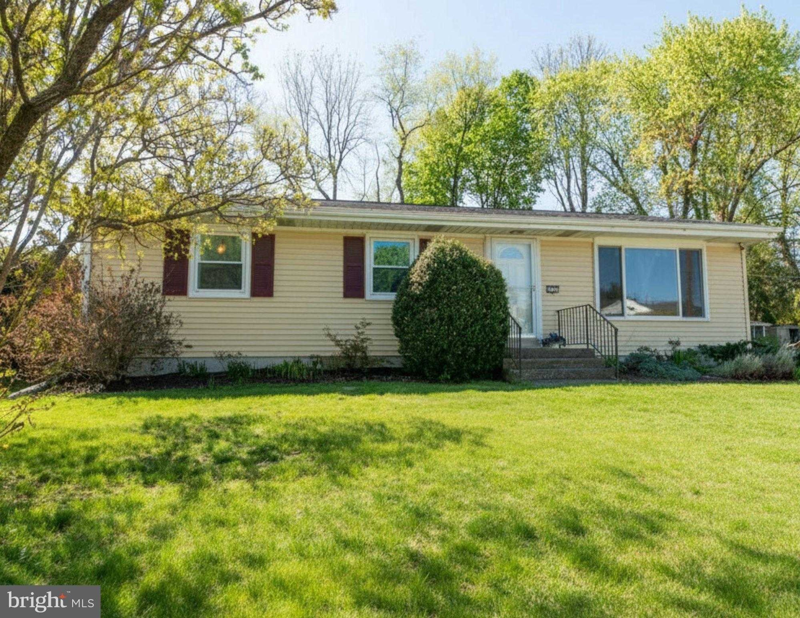 4882 Pine Grove Cir, Allentown