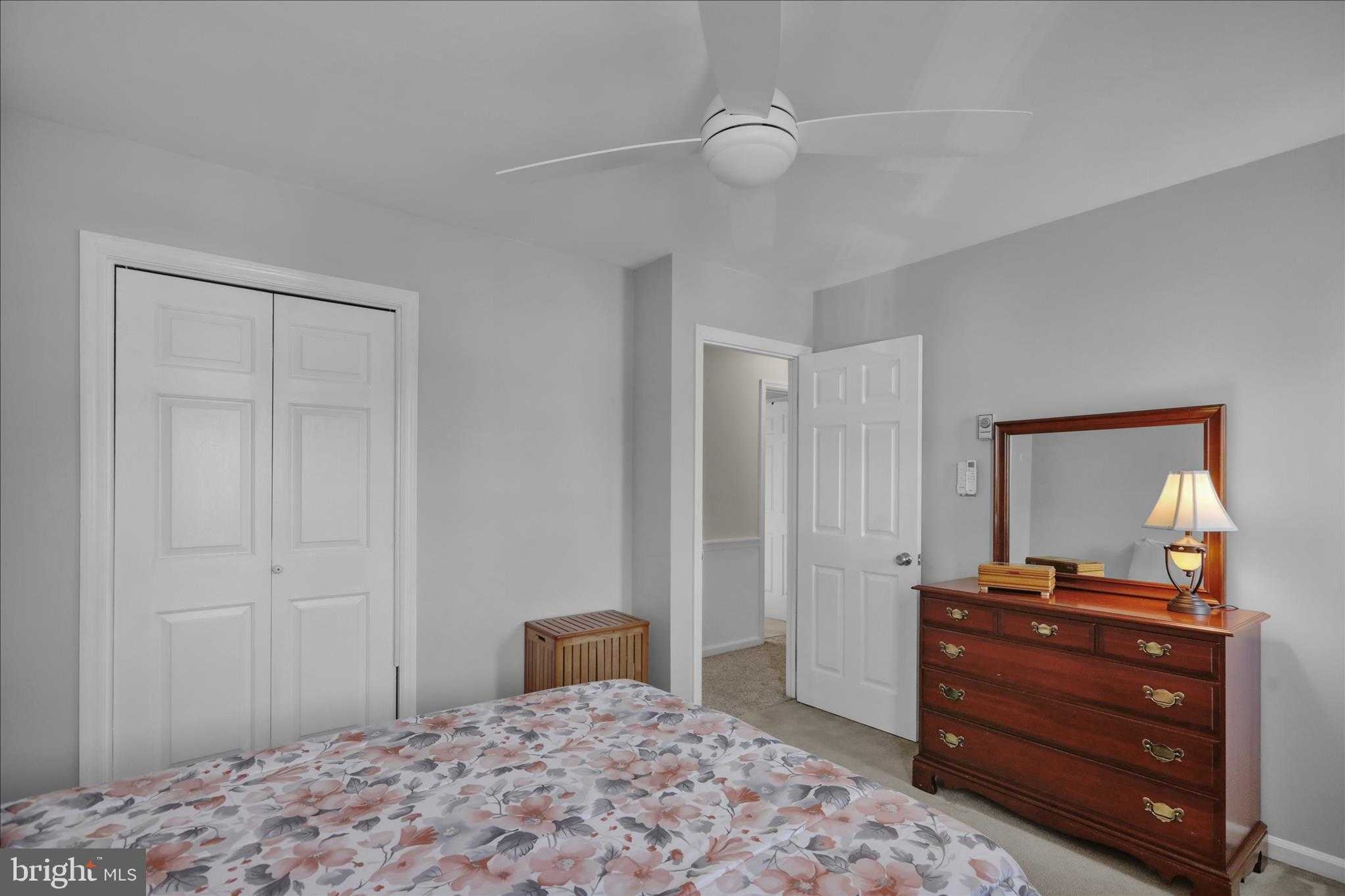 402 Columbus St photo 29