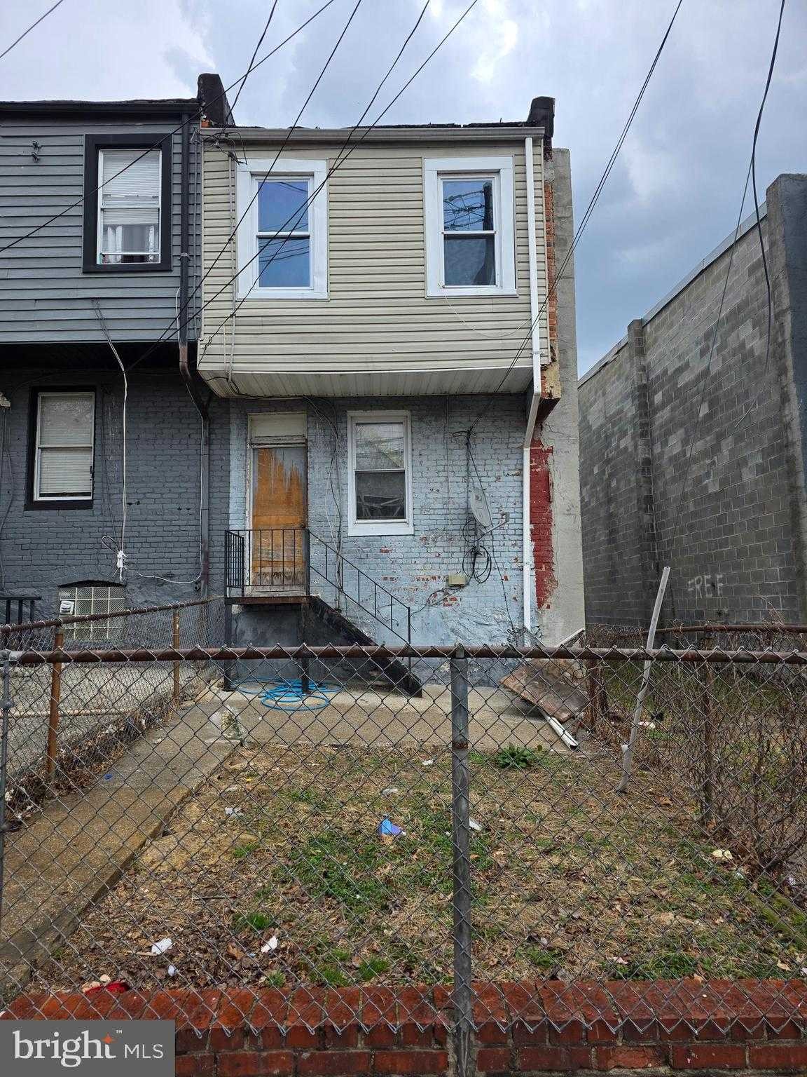 412 Poplar Grove St photo 2
