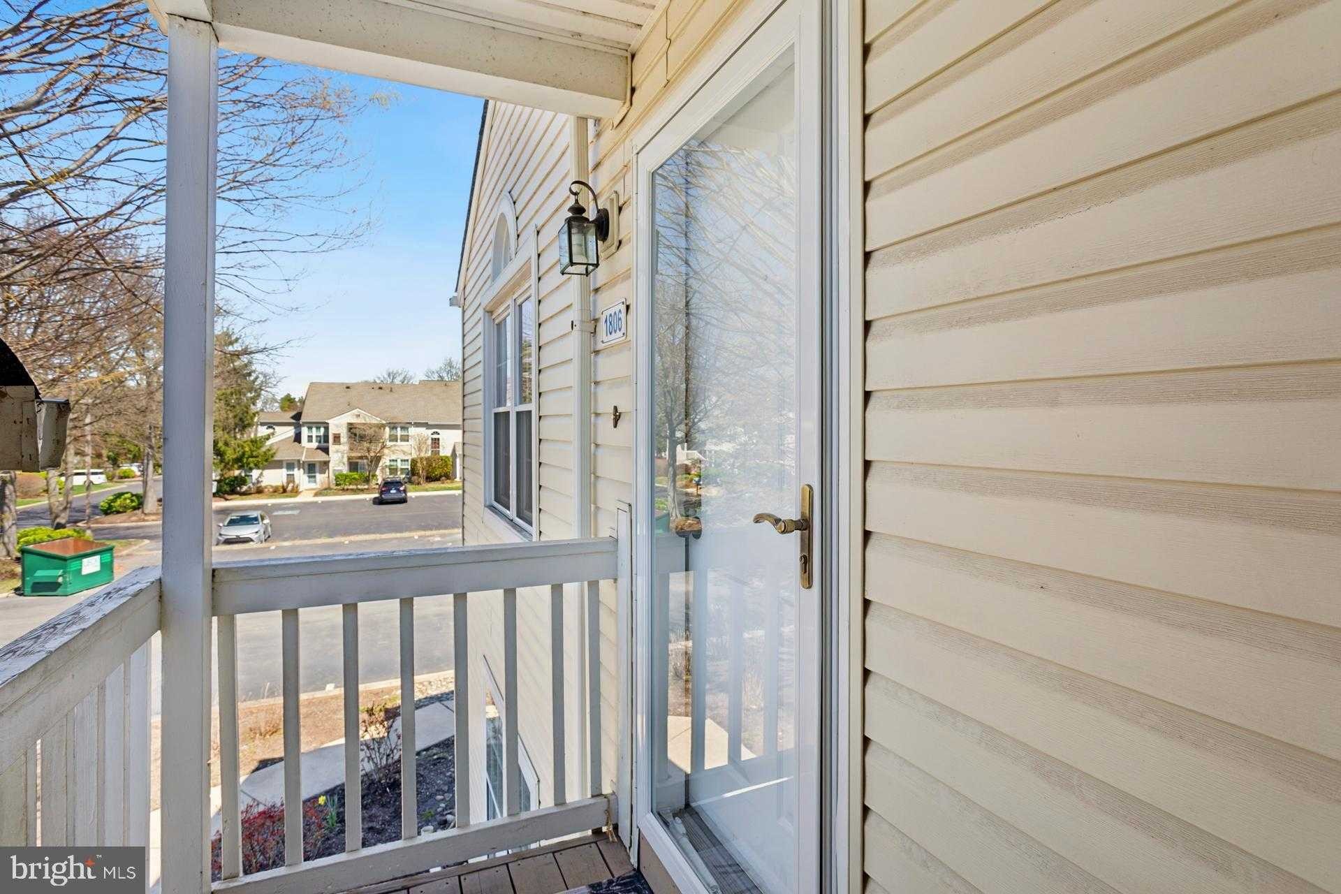 1806 Beacon Hill Dr photo 2