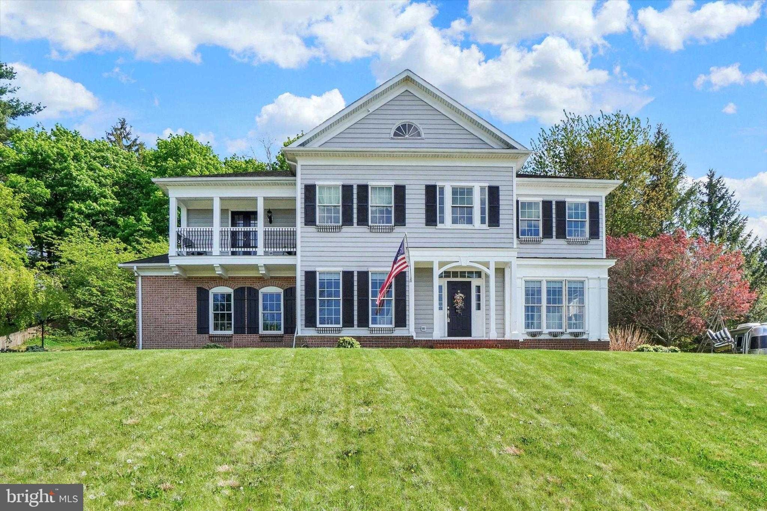3165 Rexwood Dr, Glen Rock