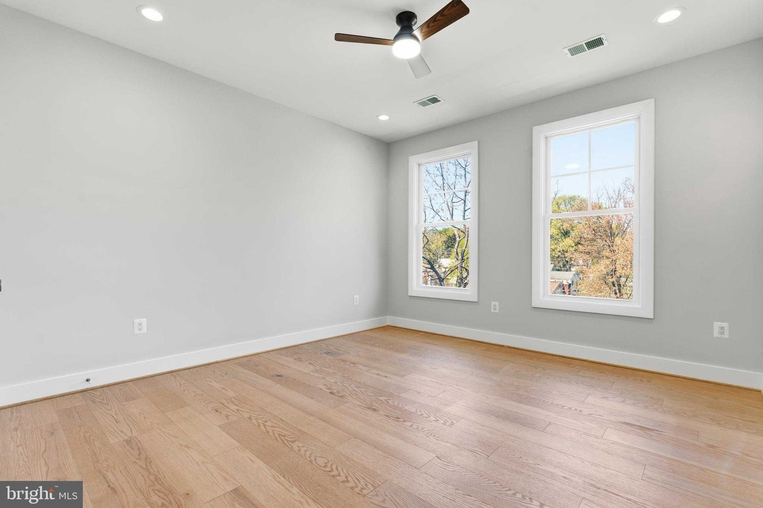 6806 Farragut Ave photo 42