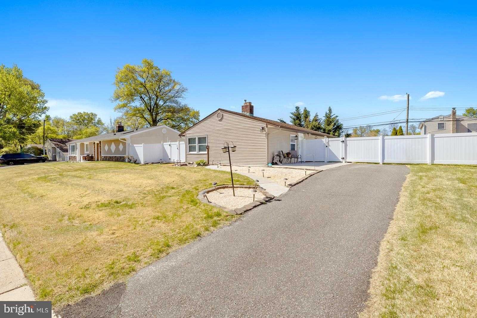 11 Midwood Ln photo 2