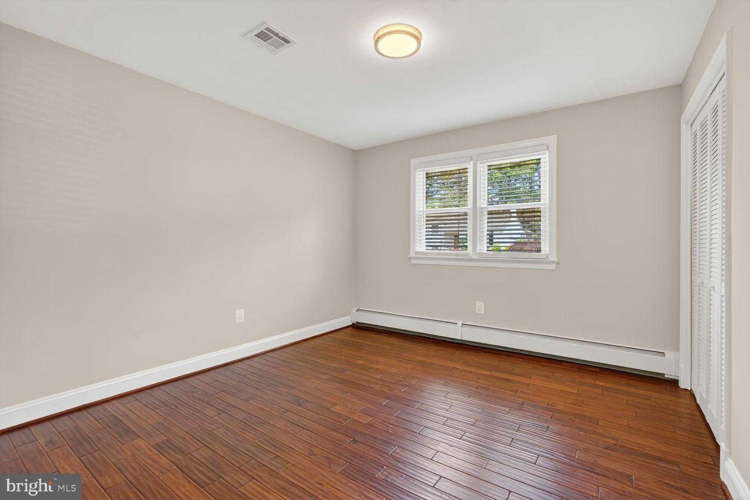 4320 Loyola Ave photo 28