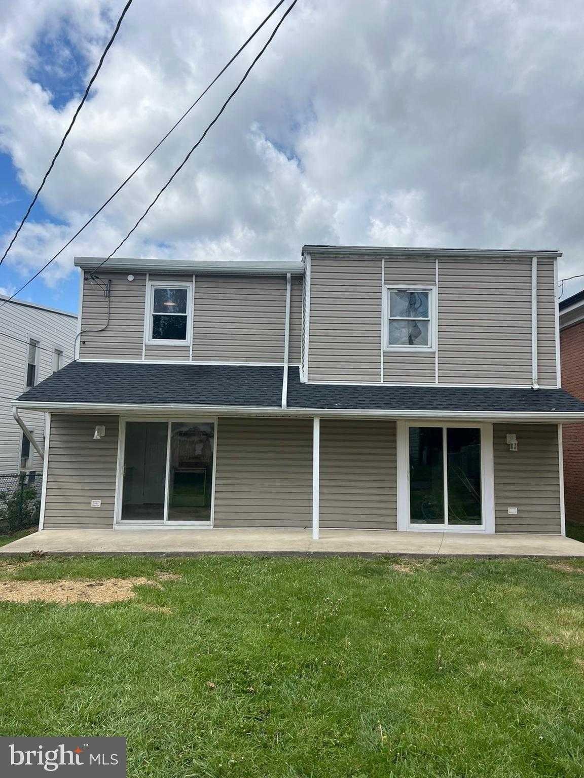 112 Seymour St photo 2