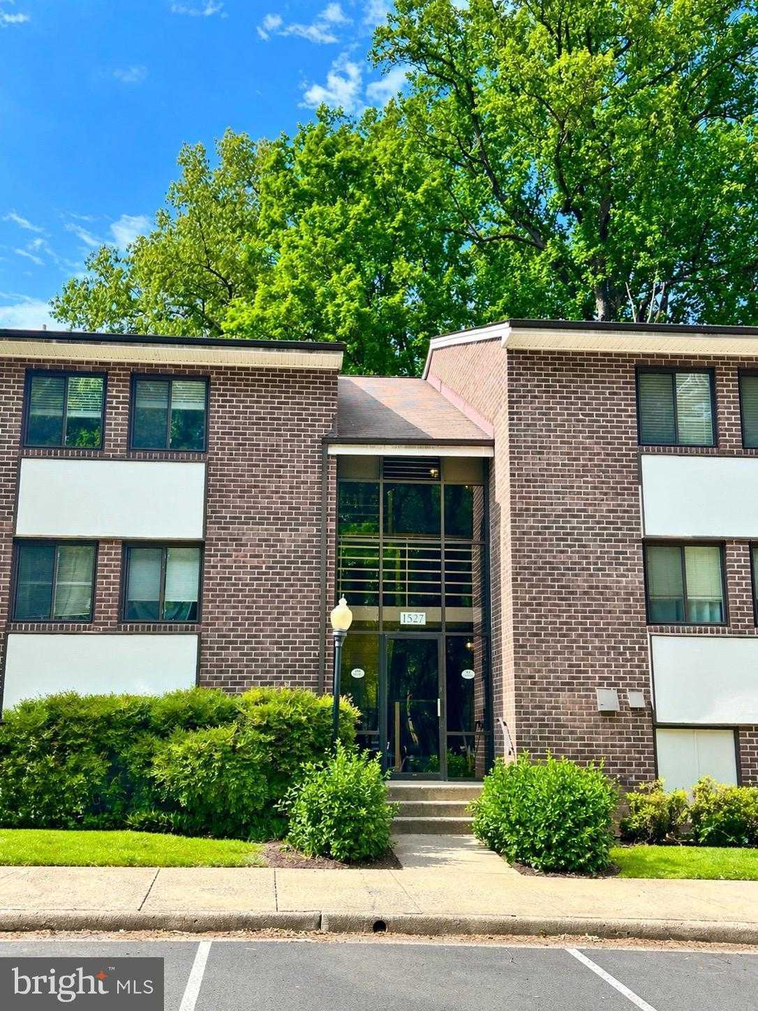 1527 Northgate Sq Apt 1c