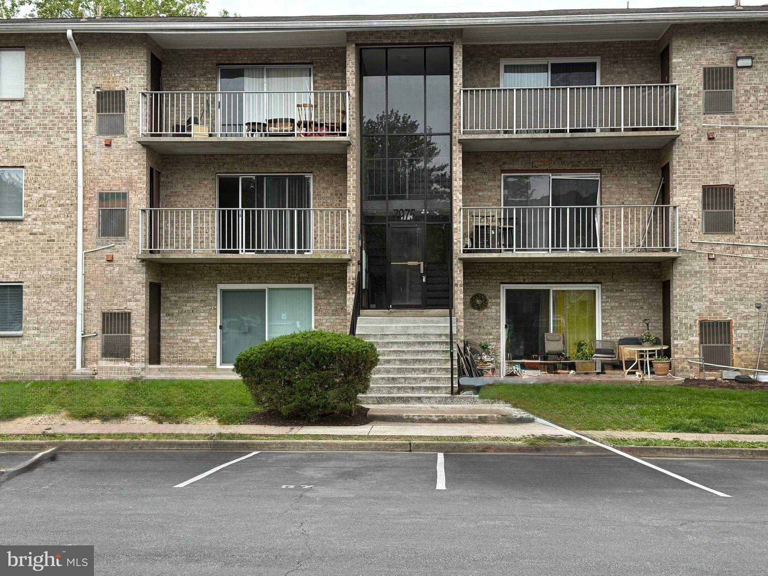 7975 Audubon Ave Apt 302, Alexandria