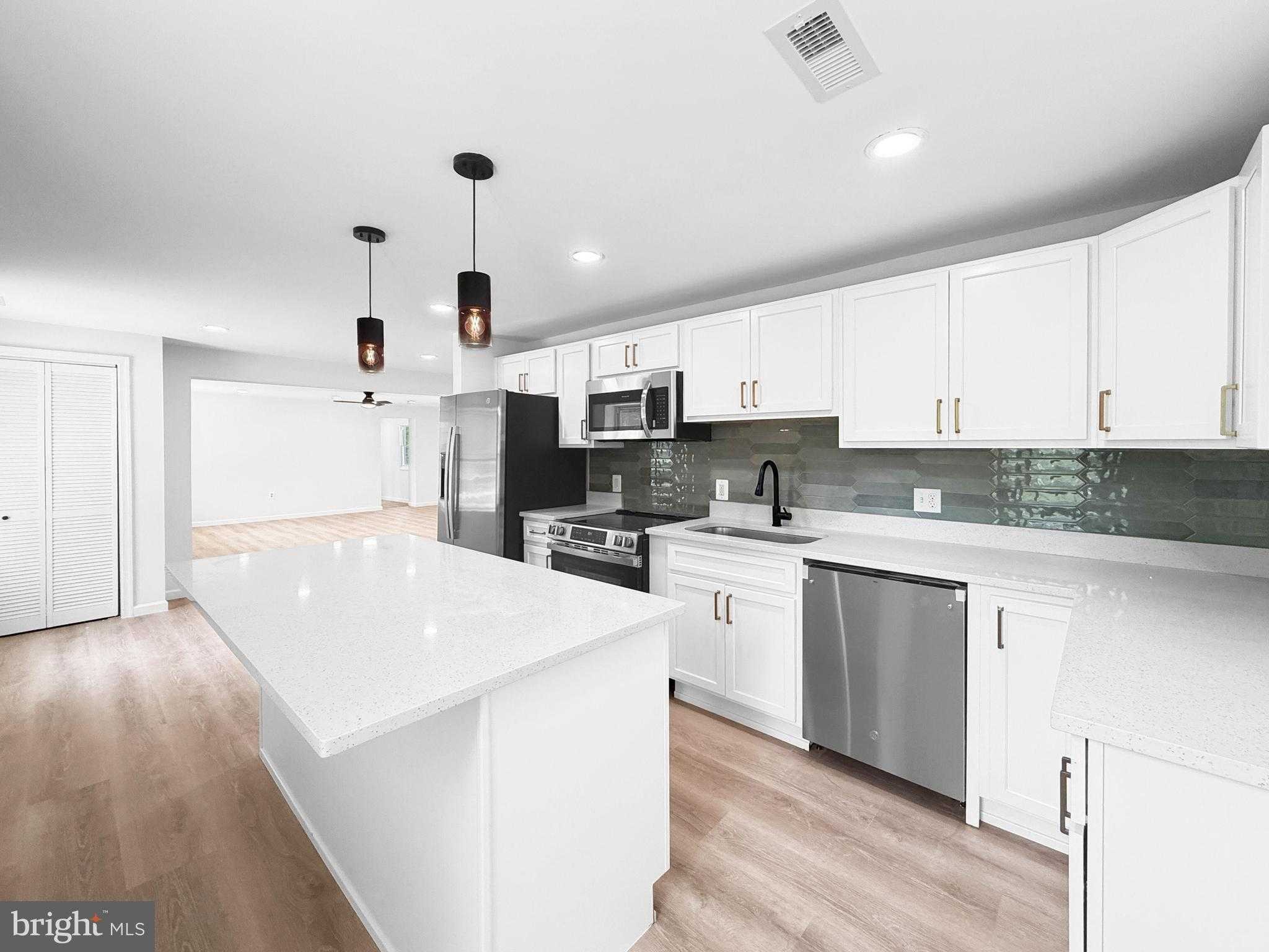 2424 Rocks Rd, Forest Hill