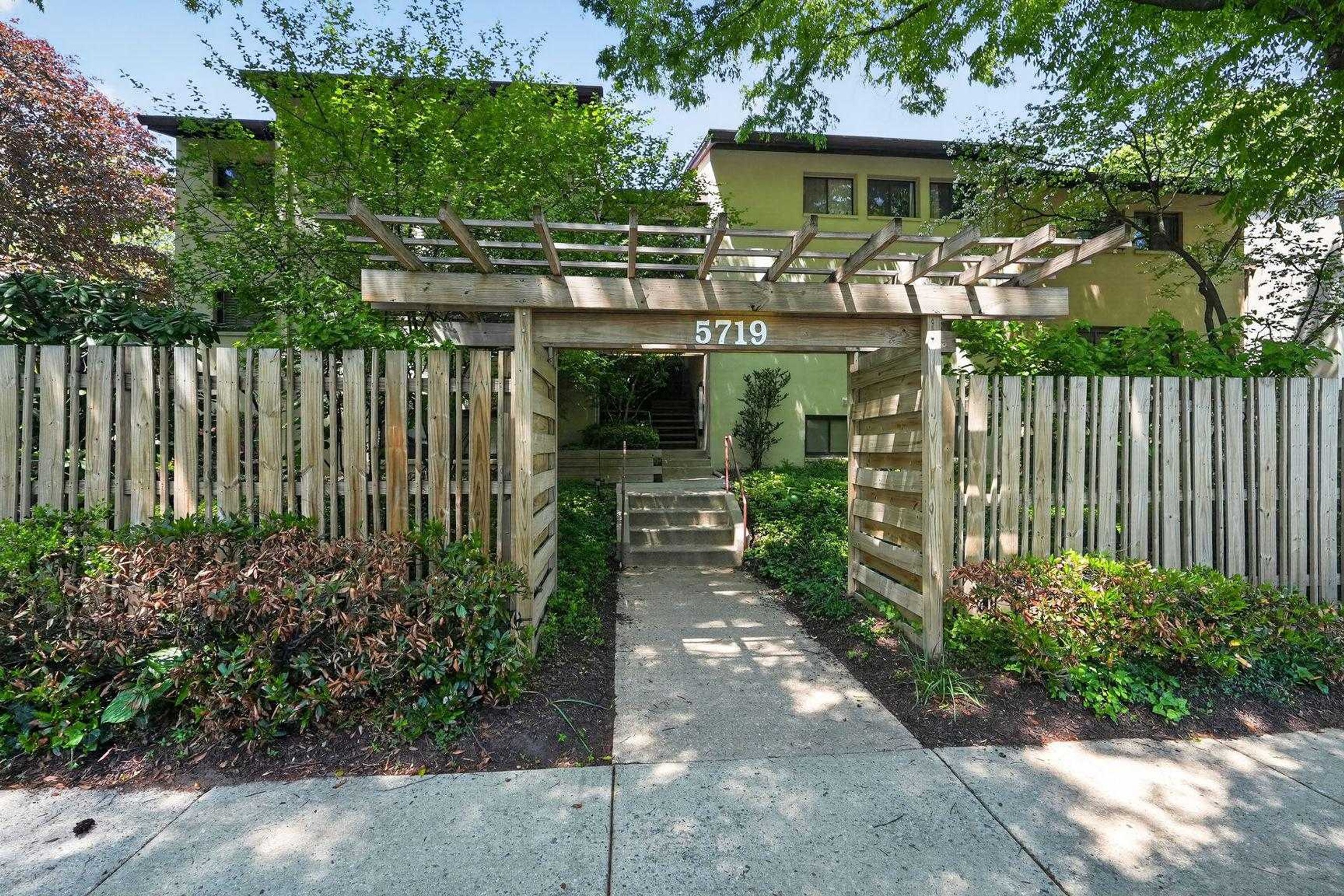 5719 Harpers Farm Rd Unit C
