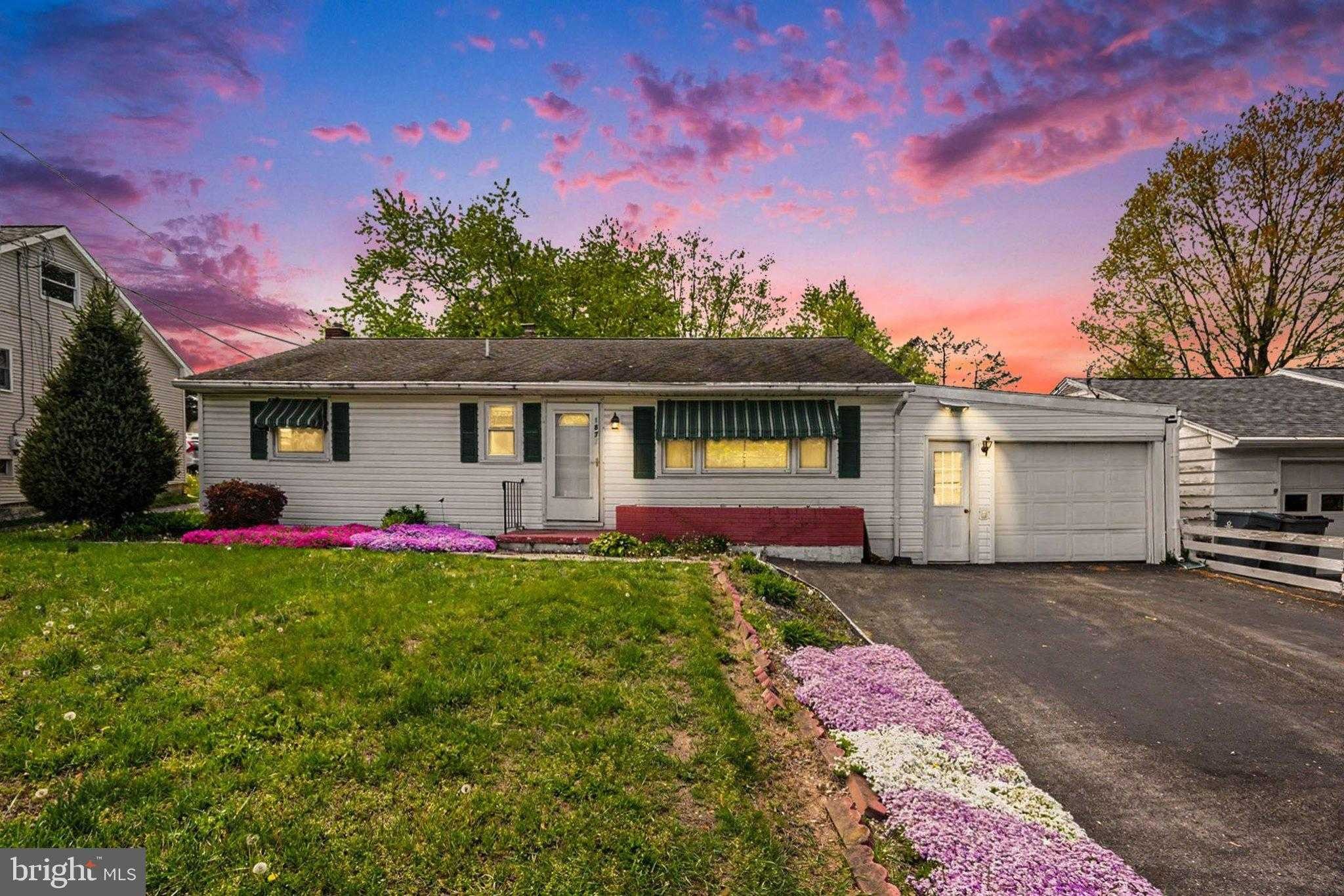 1872 Spring Rd, Carlisle