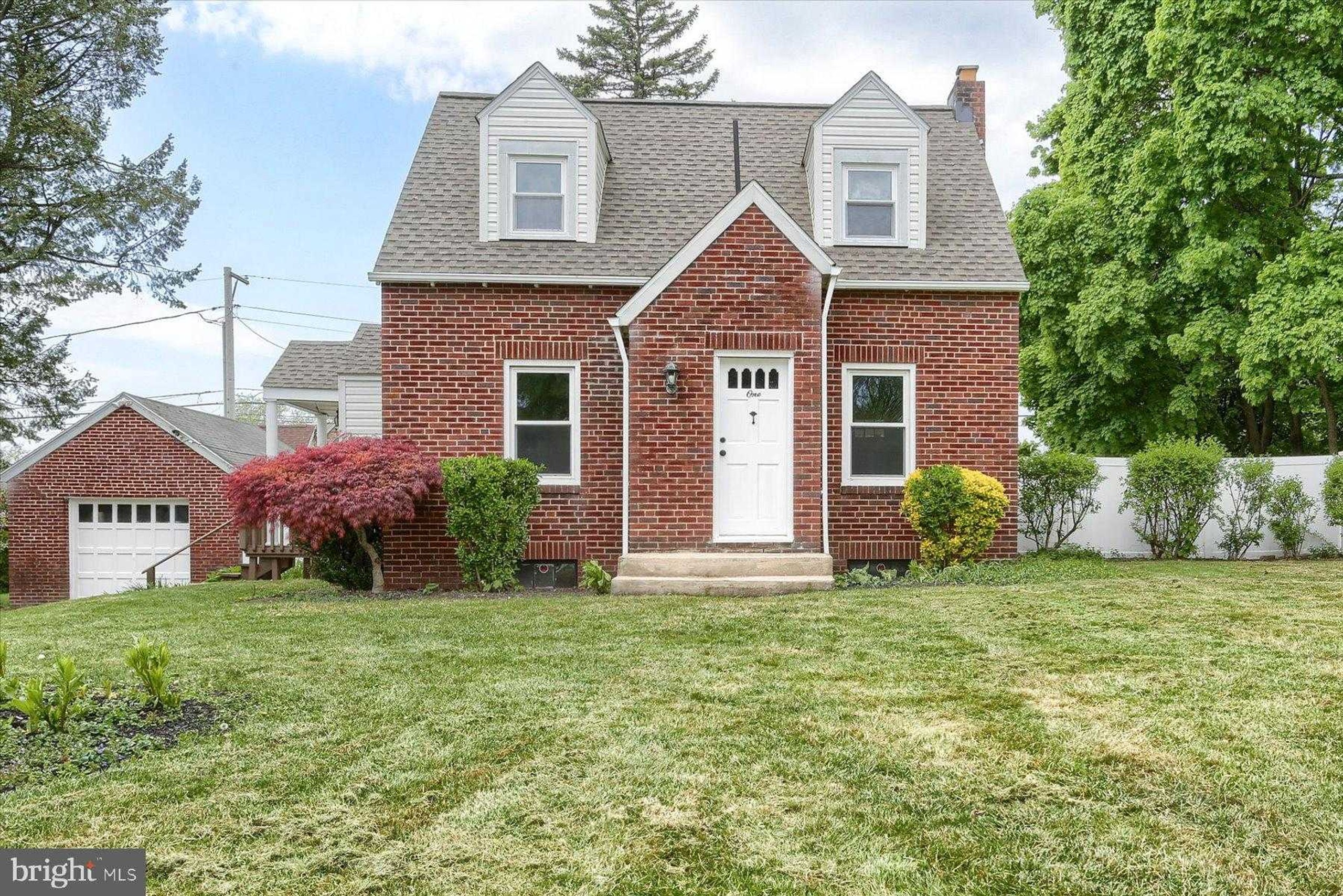 1 Oakmont Rd, Harrisburg