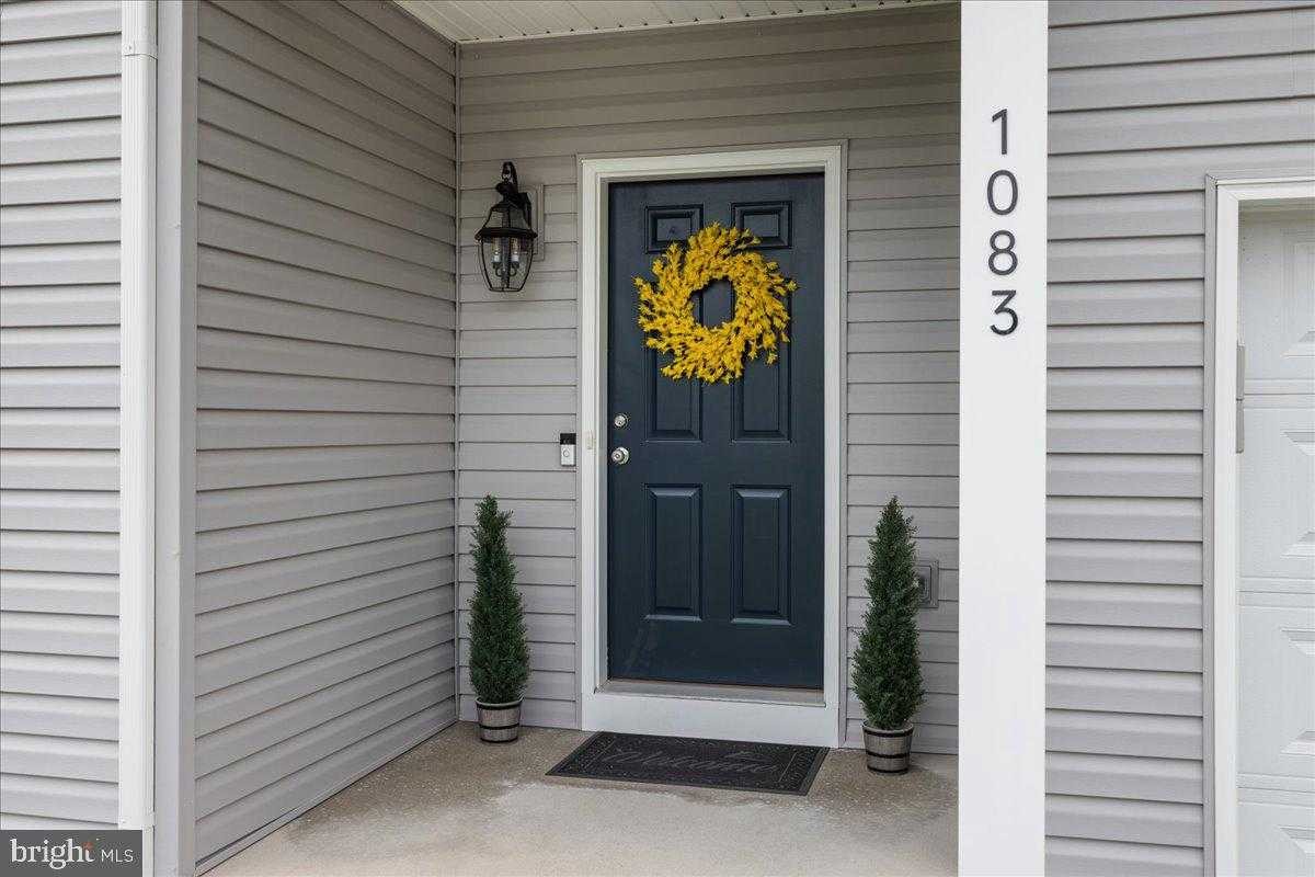 1083 Smyth Ln photo 2