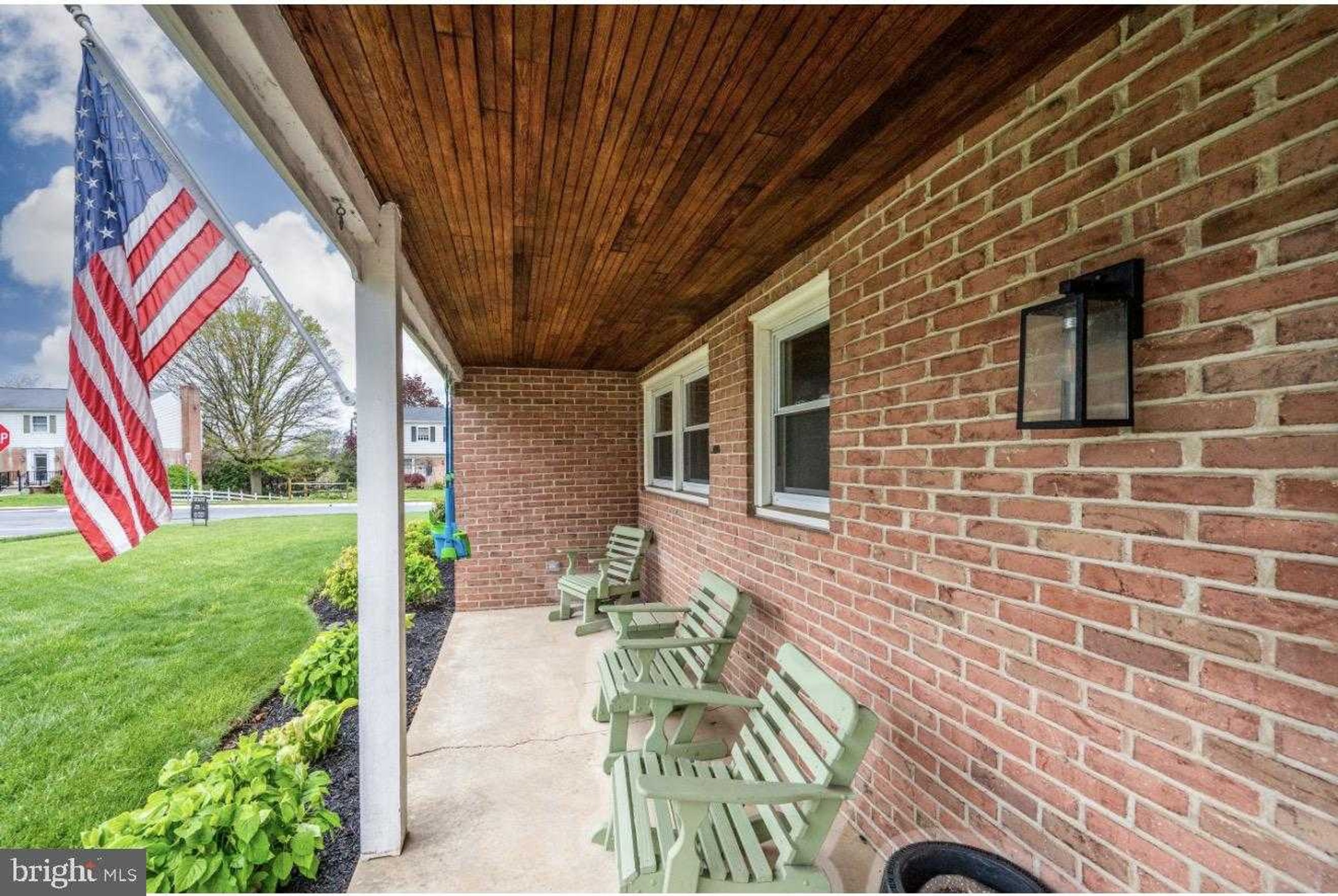 1519 Durwood Dr photo 2