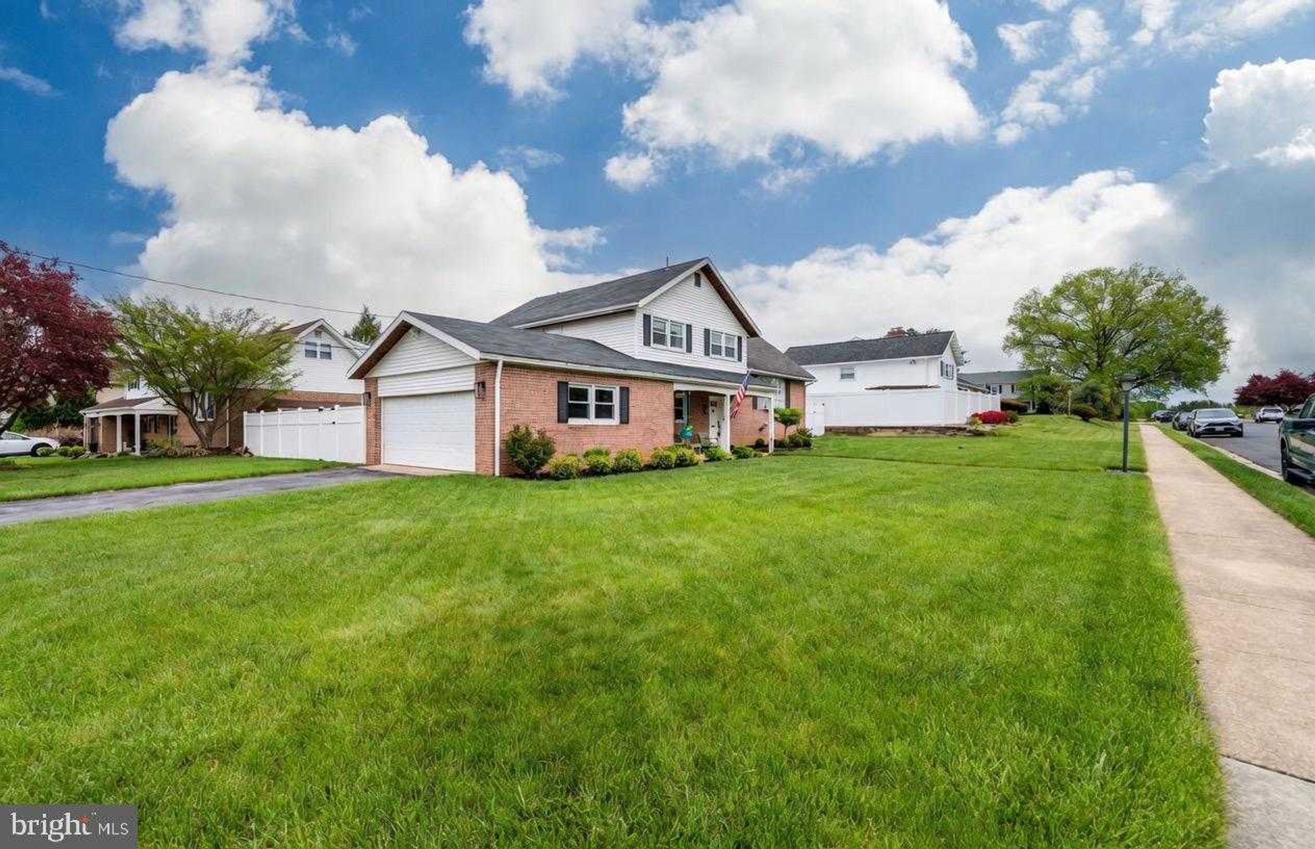 1519 Durwood Dr photo 3