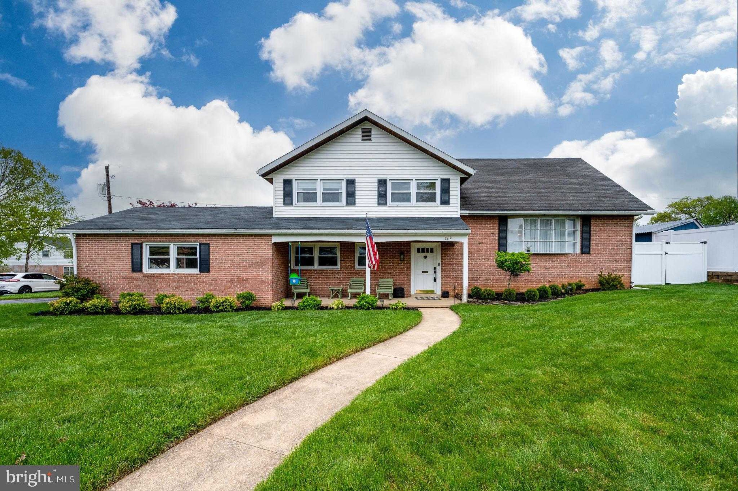1519 Durwood Dr photo 4