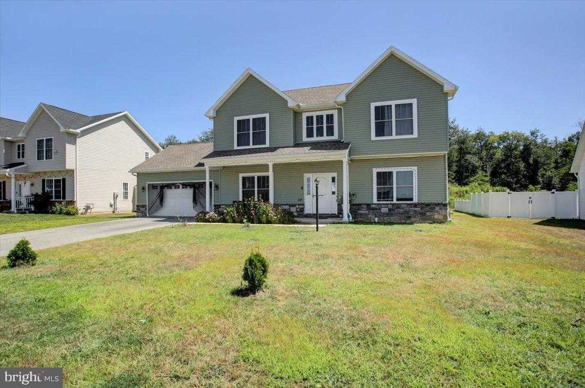 238 Parkway Dr photo 2