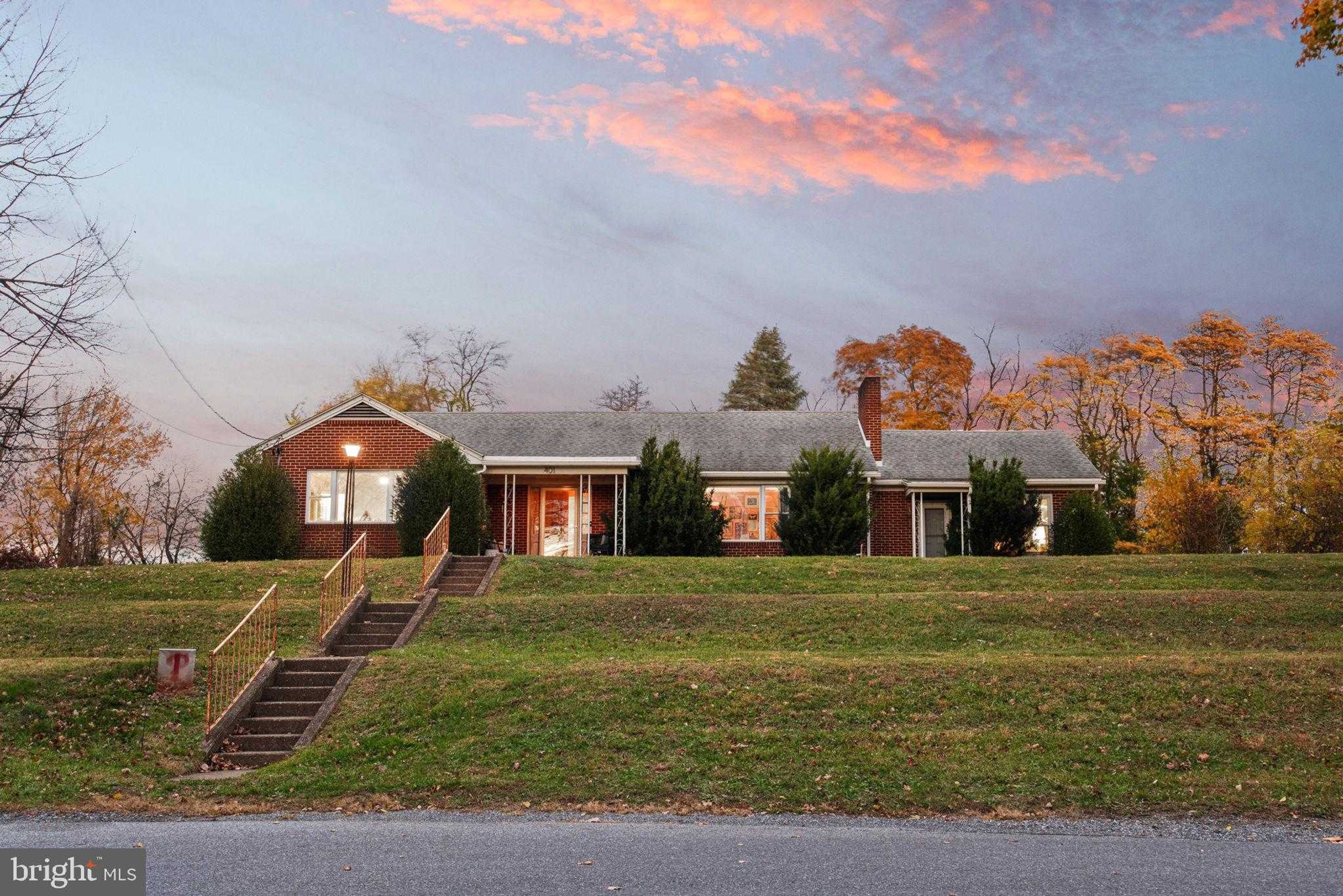 401 Village Rd, Harrisburg
