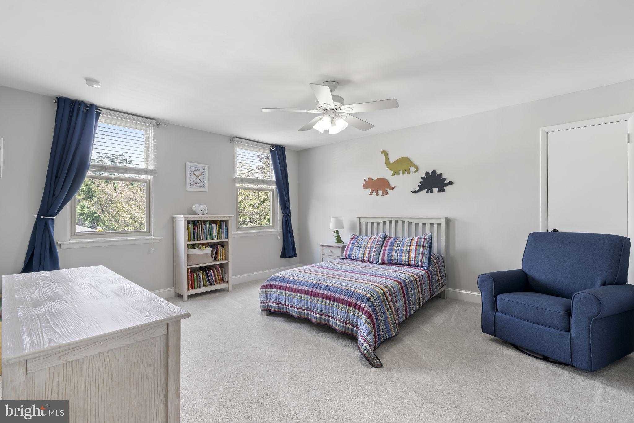 862 Village Cir photo 32