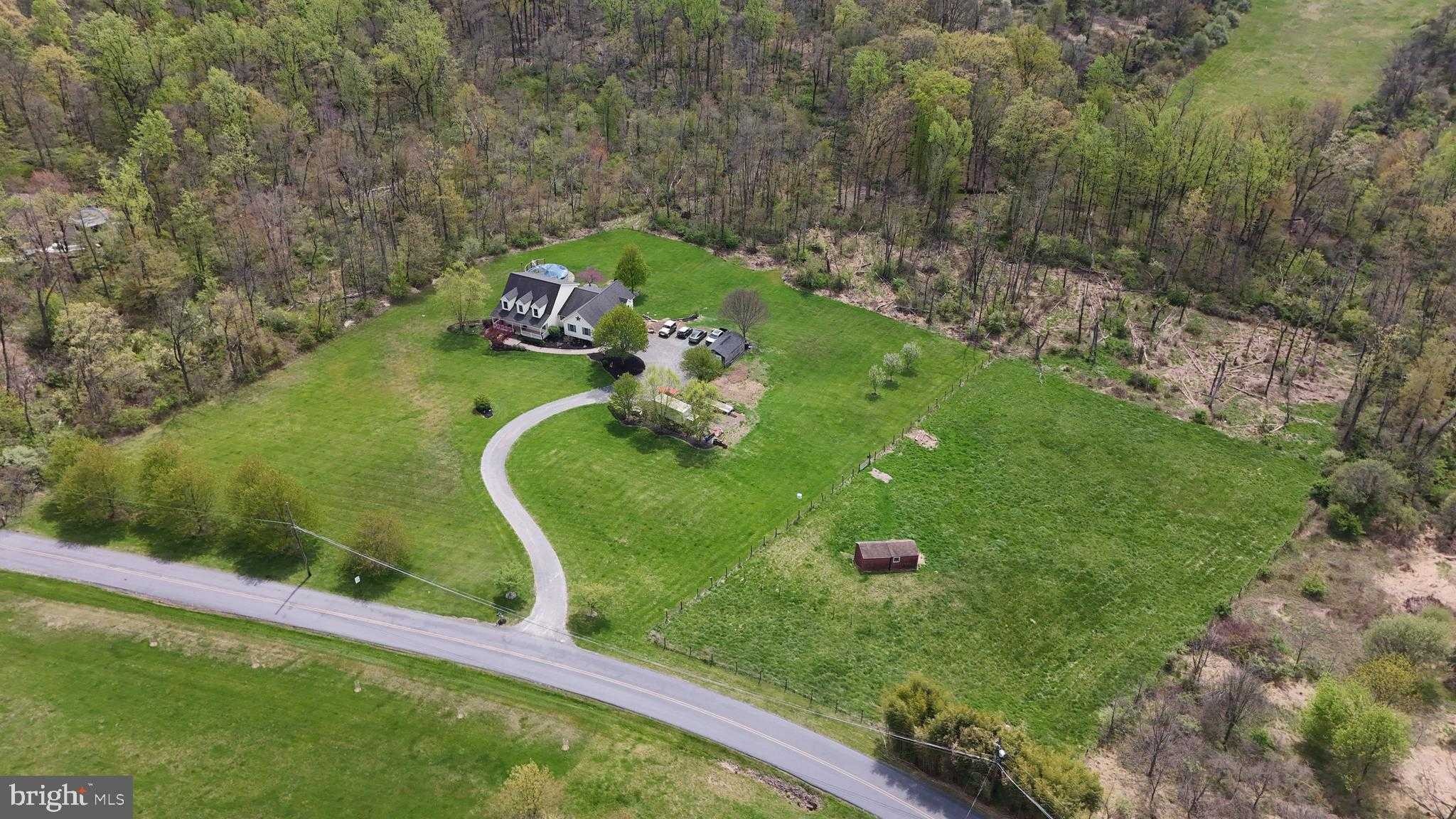725 Buttermilk Rd photo 3