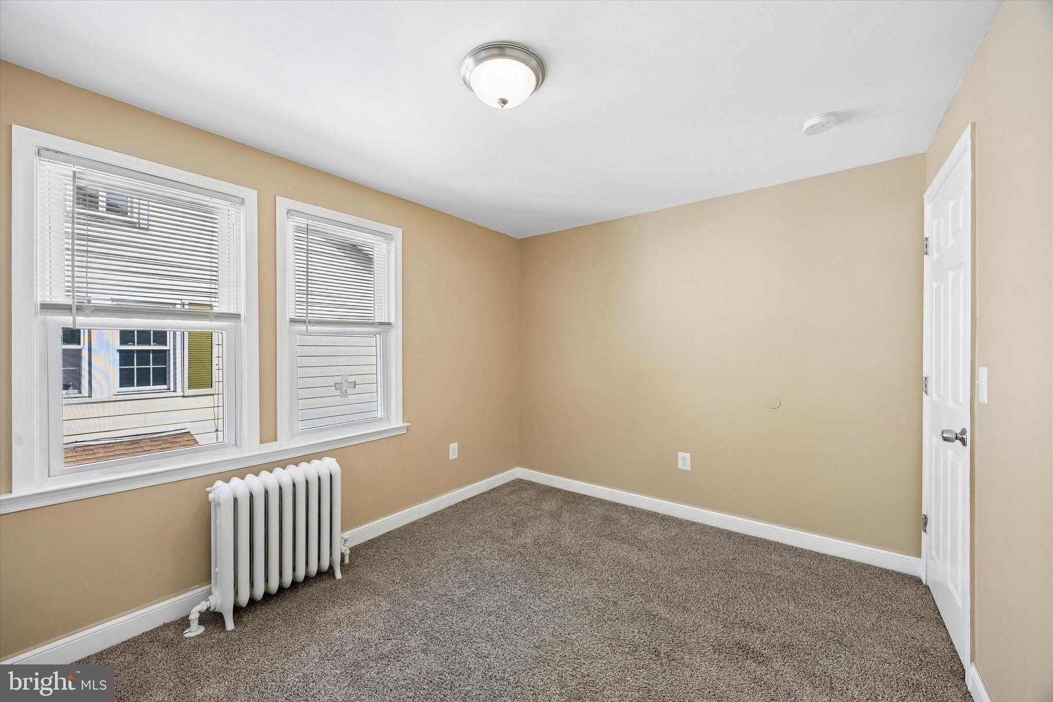 524 Orchard Ave photo 17