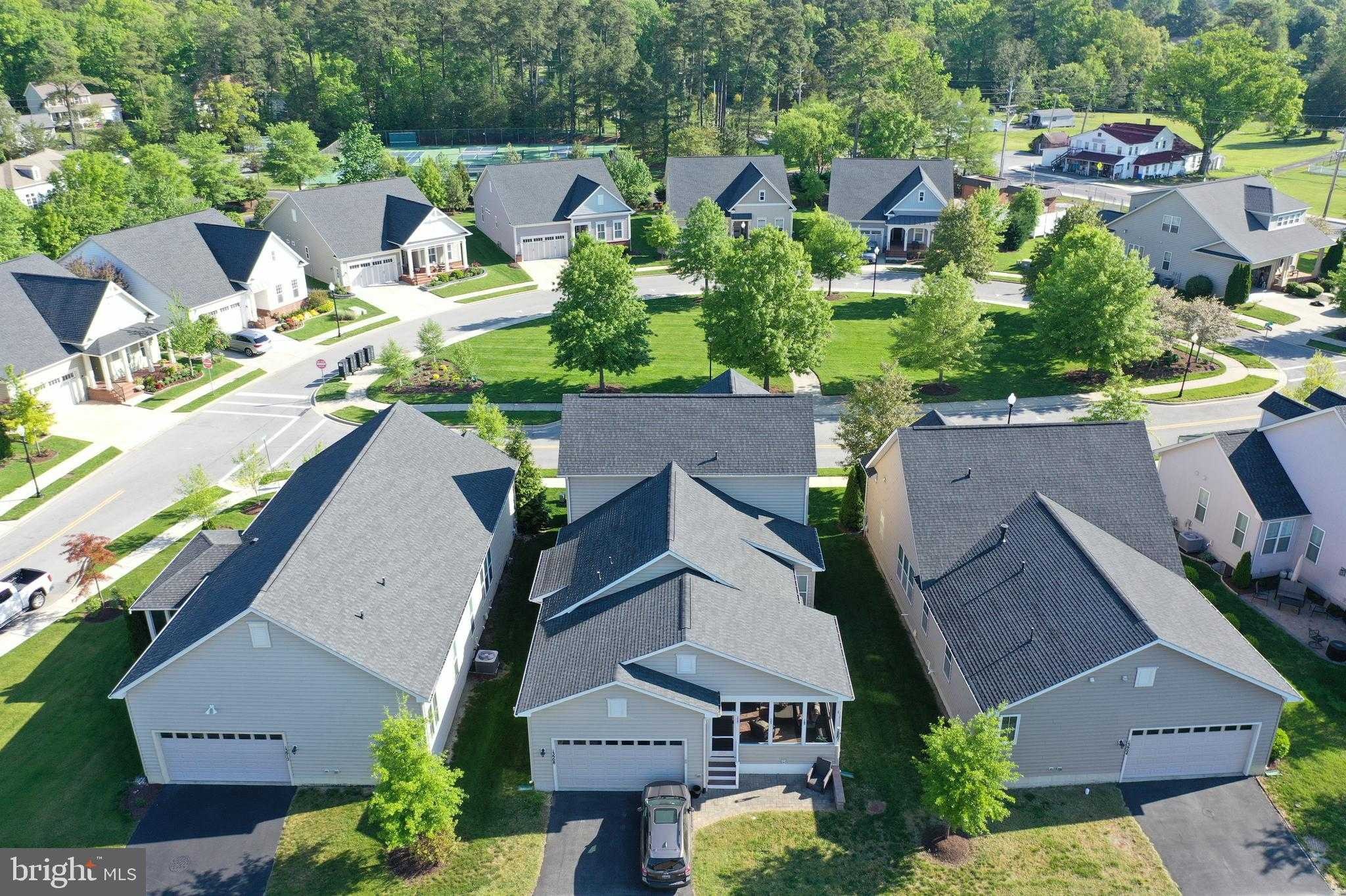 13908 Victory Ln photo 4