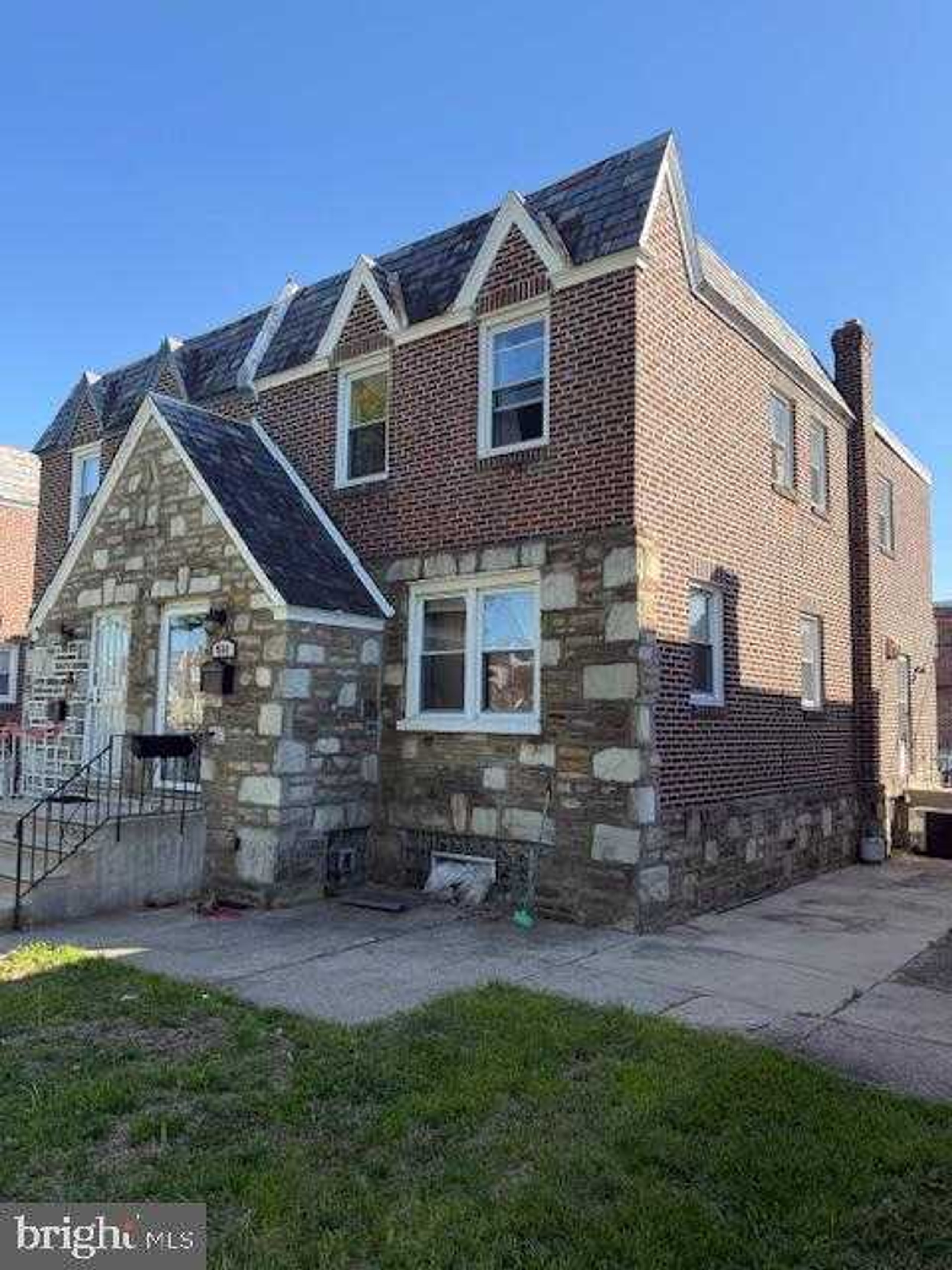 904 Princeton Ave photo 3