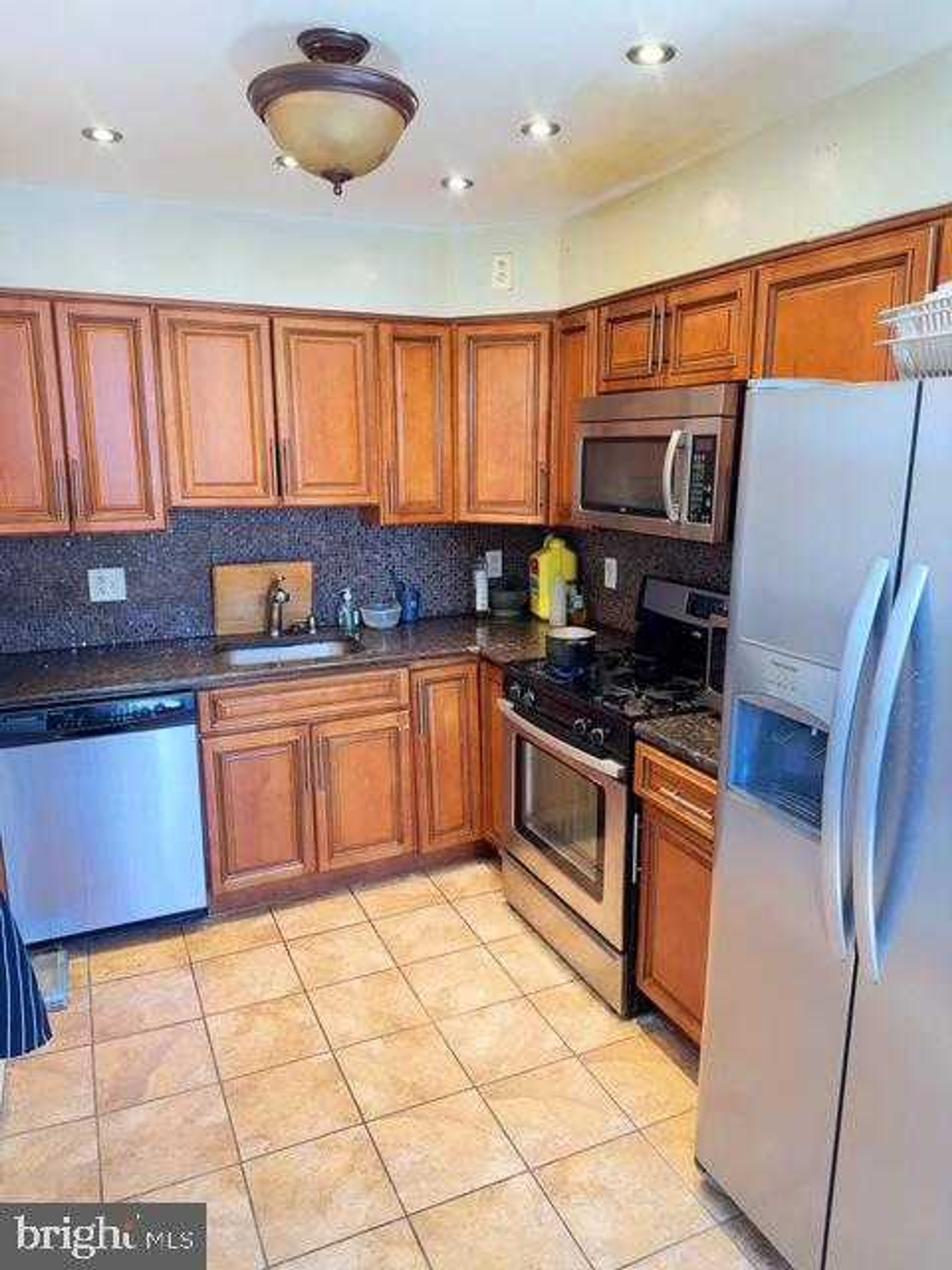 904 Princeton Ave photo 6