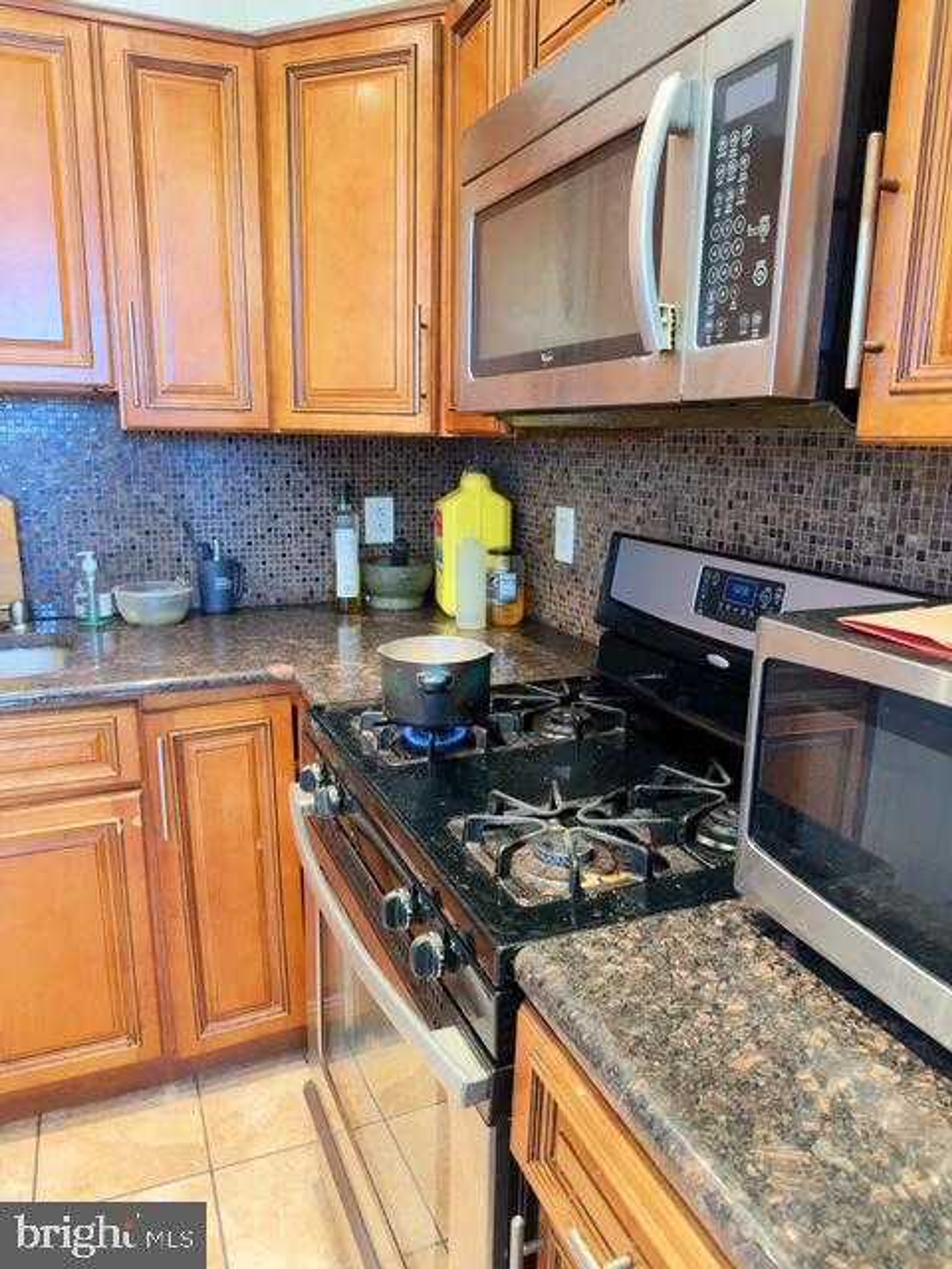 904 Princeton Ave photo 7