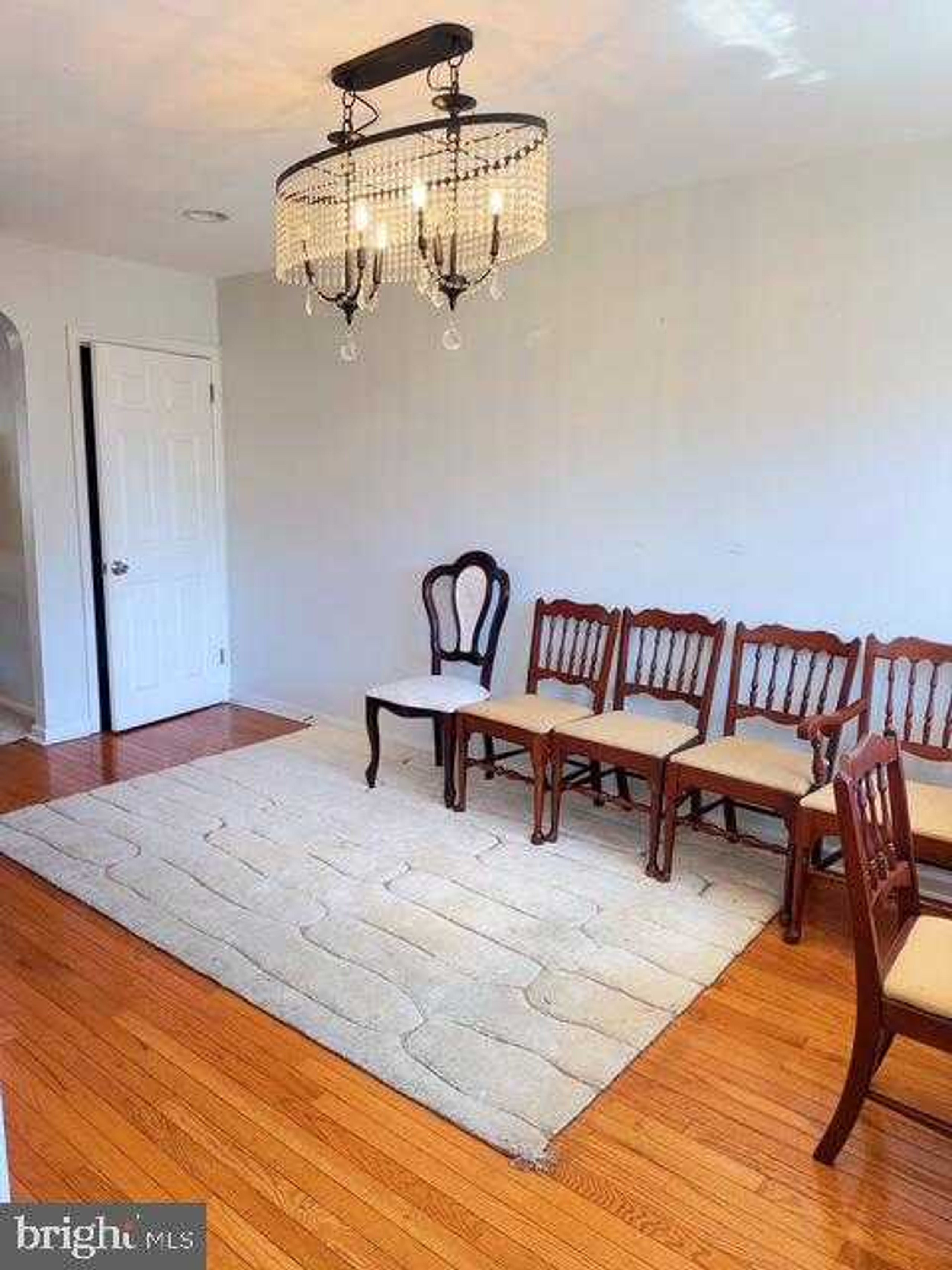 904 Princeton Ave photo 9