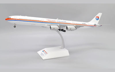 China Eastern Airlines Airbus A340-600 B-6052 画像1