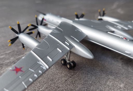 Amercom 1:200 Russian Air Force Tupolev Tu-95 _ | MADB