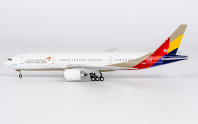 Asiana Airlines Boeing 777-200 HL8254
