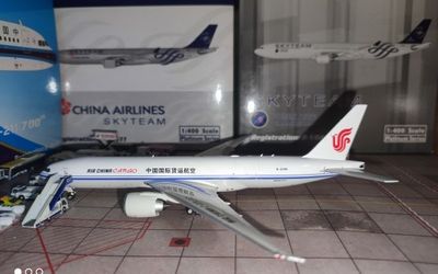 Air China Cargo Boeing 777-200F B-2098 画像1