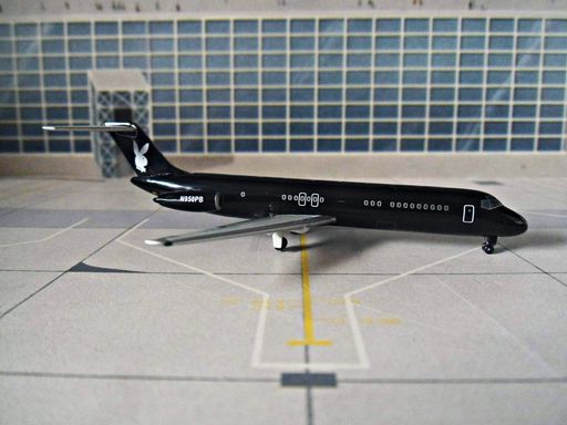 TucanoLine 1:400 Playboy Enterprises Douglas DC-9-30 N950PB | MADB